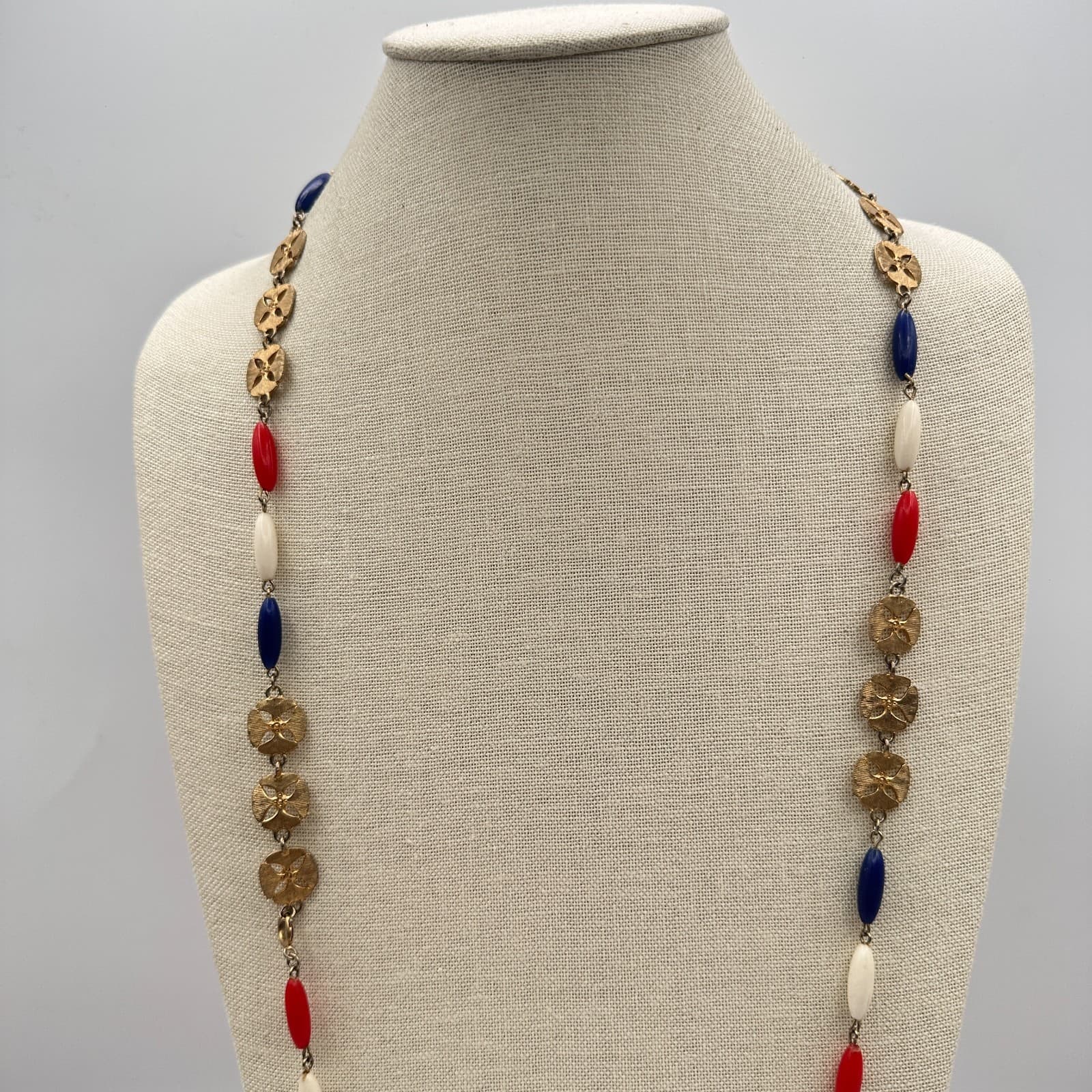 Vintage 80s Patriotic Red White Blue Beaded Gold Tone Necklace Classic Jewelry - Thumbnail 2
