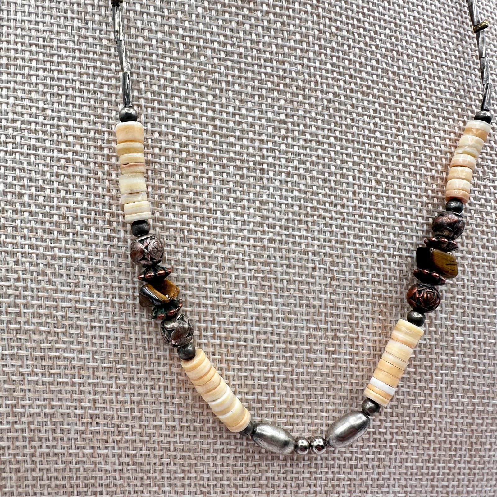 Vintage 90s Native American Silver Tone Heishe Tiger's Beads Necklace Jewelry - Thumbnail 3