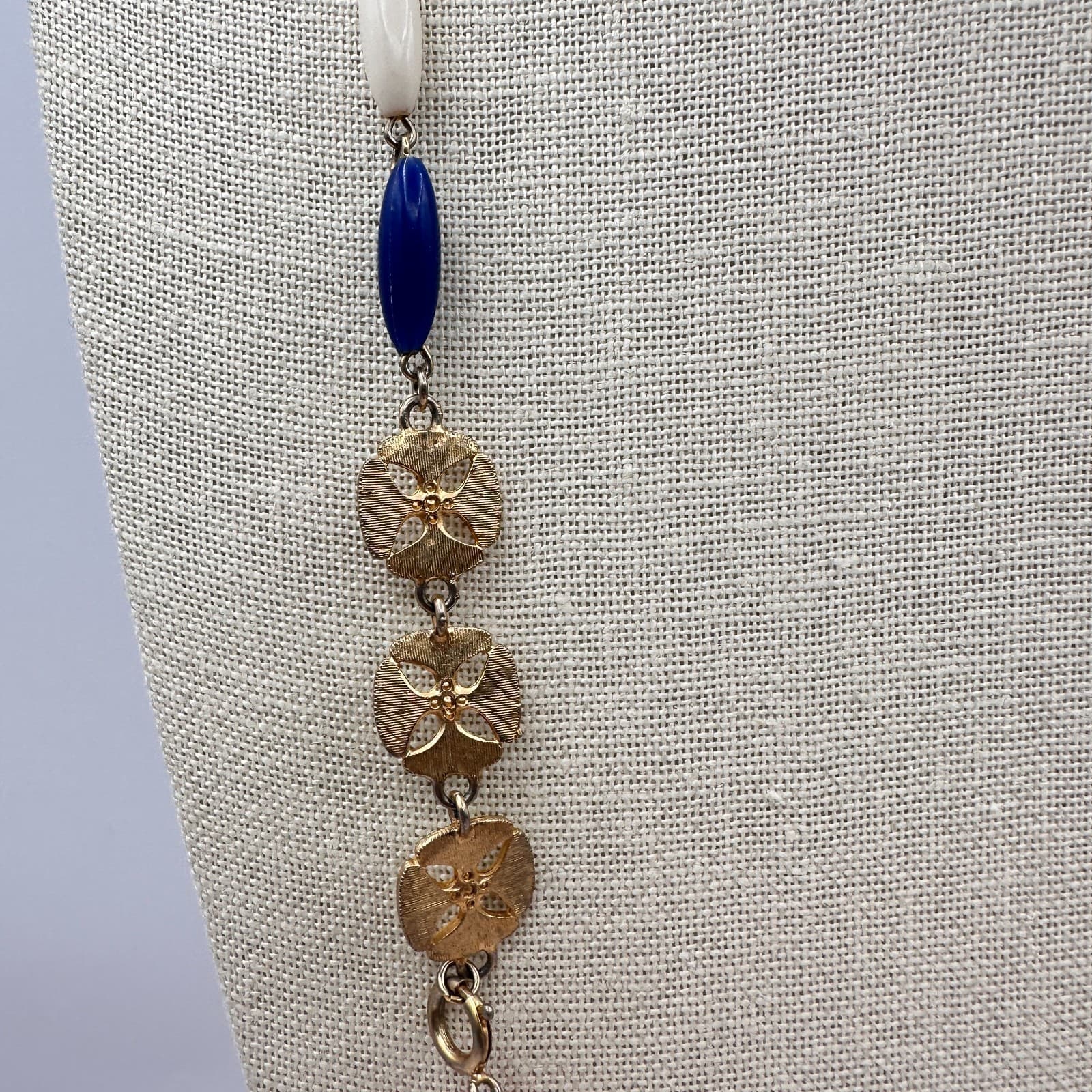 Vintage 80s Patriotic Red White Blue Beaded Gold Tone Necklace Classic Jewelry - Thumbnail 3