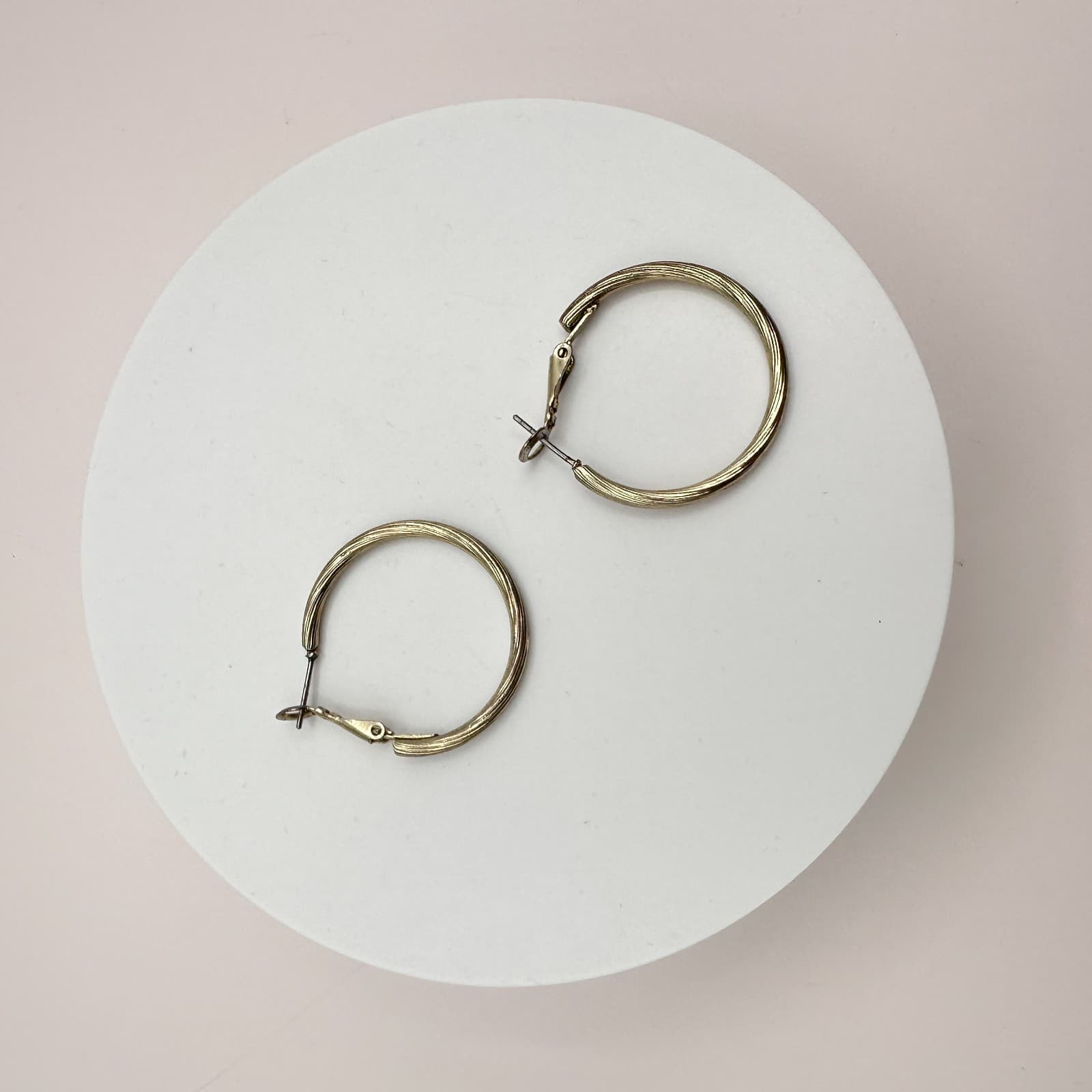 Vintage Y2K Hoop & Stud Earrings Ring Set Women's Classic Fashion Jewelry - Thumbnail 7