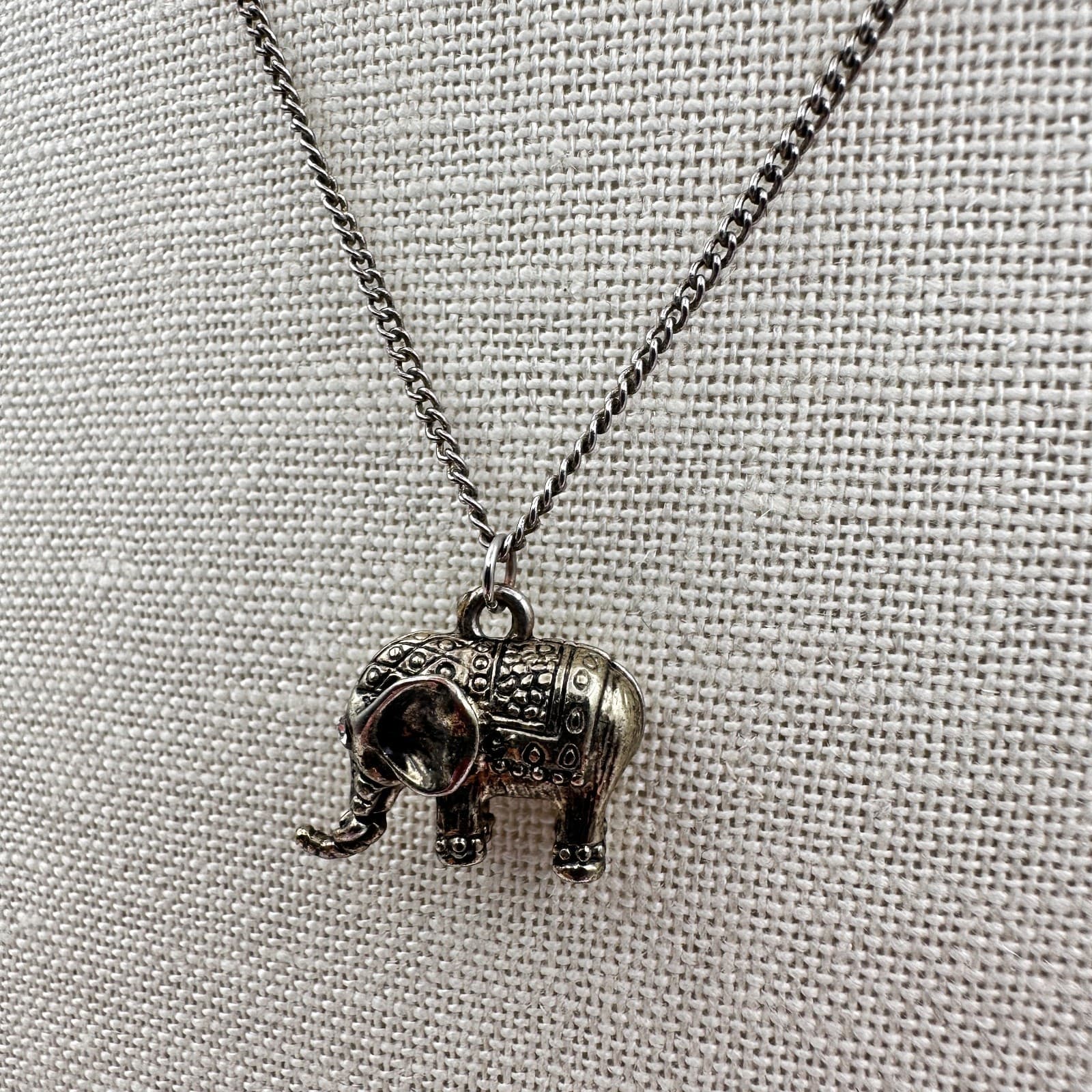 Vintage 80s Silver Tone Elephant Pendant Necklace Animal Charm Tribal Jewelry - Thumbnail 4