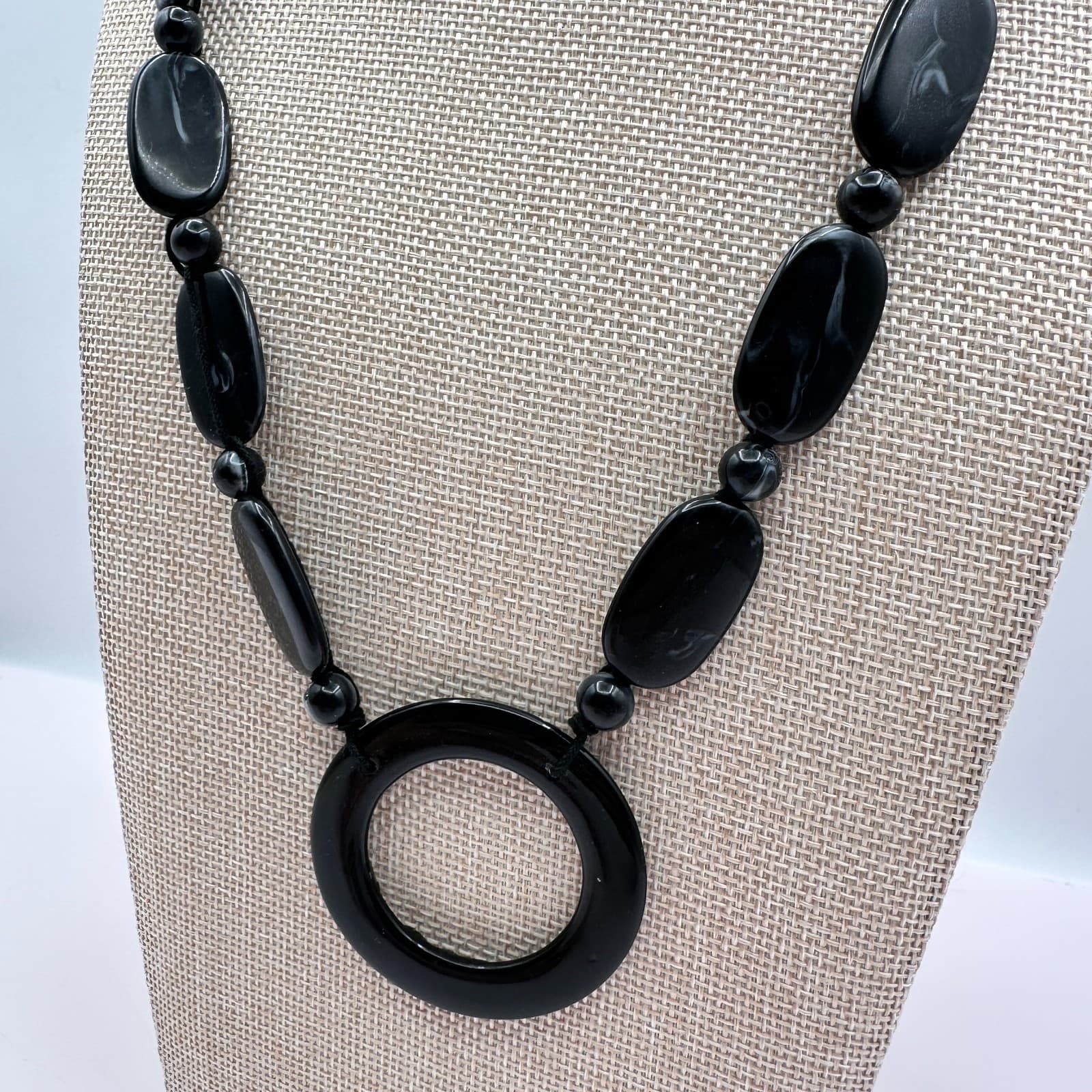 Vintage 90s Black Beaded Mod Circle Pendant Necklace Statement Women's Jewelry - Thumbnail 5