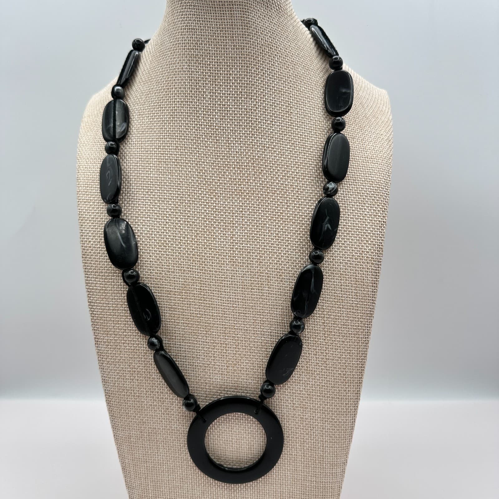 Vintage 90s Black Beaded Mod Circle Pendant Necklace Statement Women's Jewelry - Thumbnail 7