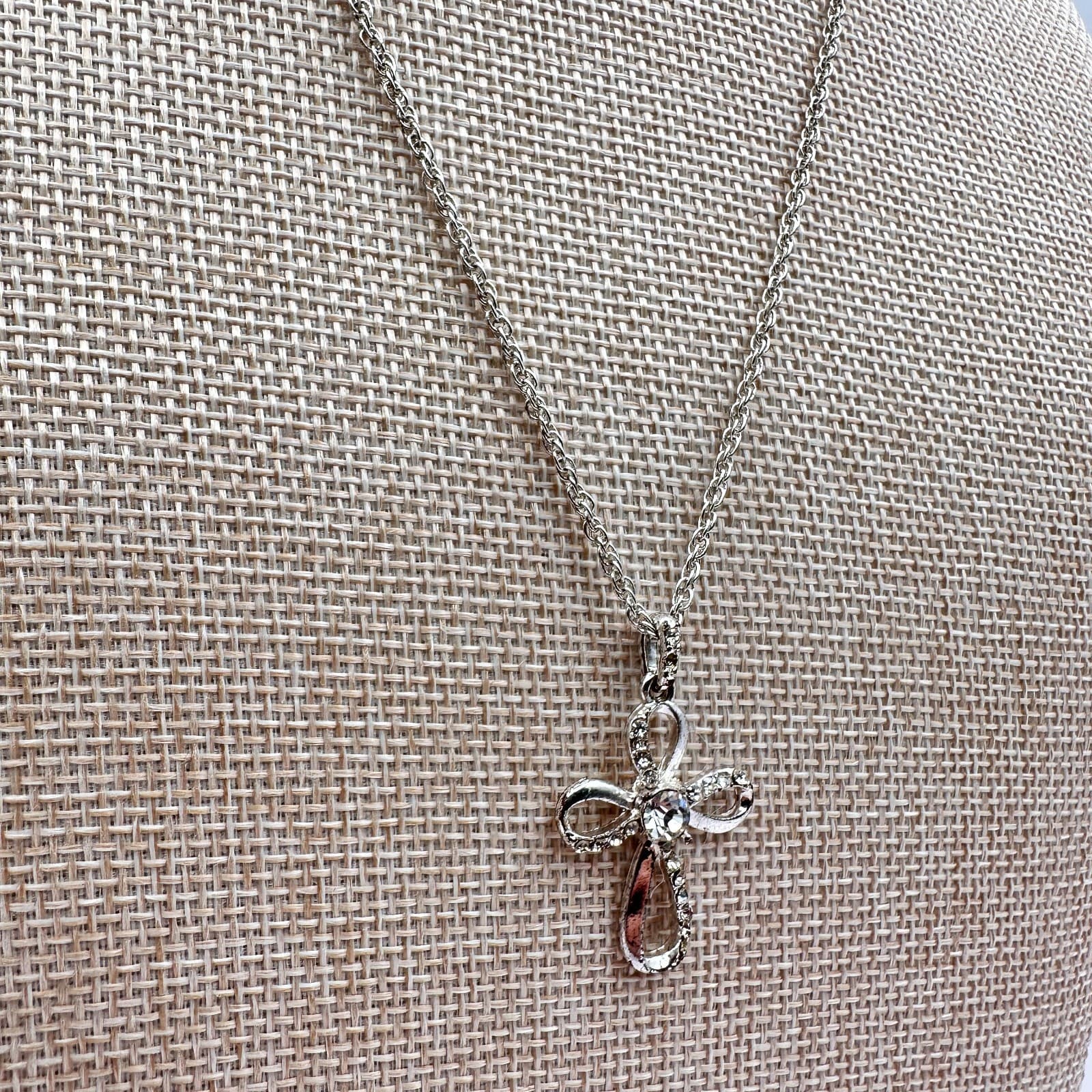 Vintage Y2K Silver Tone Rhinestone Infinity Loop Cross Pendant Necklace Jewelry - Thumbnail 4
