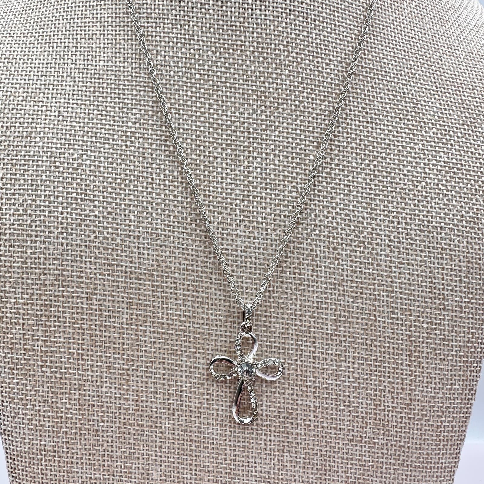 Vintage Y2K Silver Tone Rhinestone Infinity Loop Cross Pendant Necklace Jewelry - Thumbnail 3