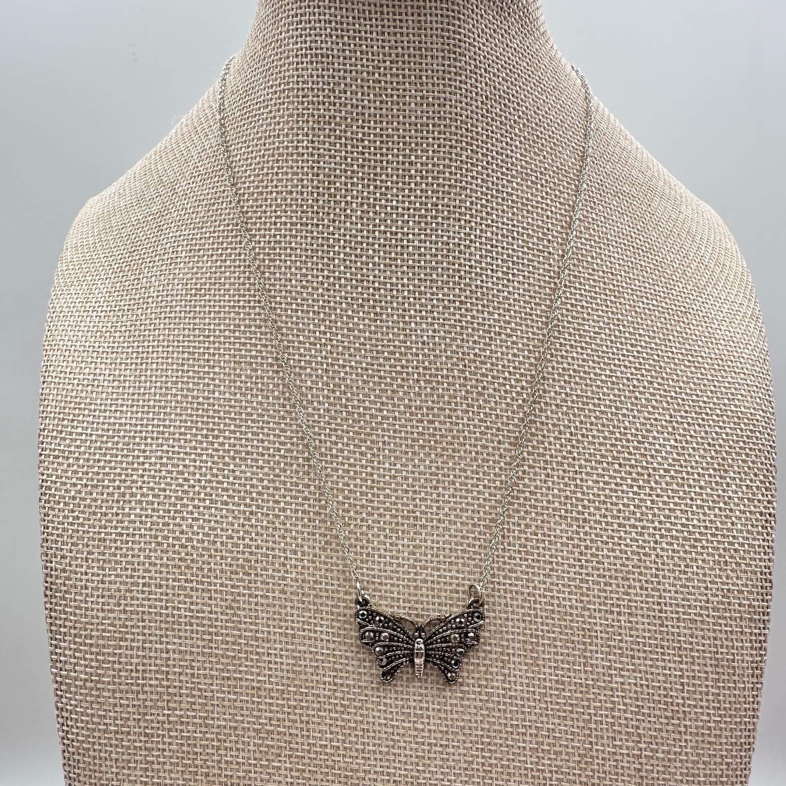 Vintage Y2K Silver Tone Butterfly Pendant Necklace Boho Women's Classic Jewelry - Thumbnail 3