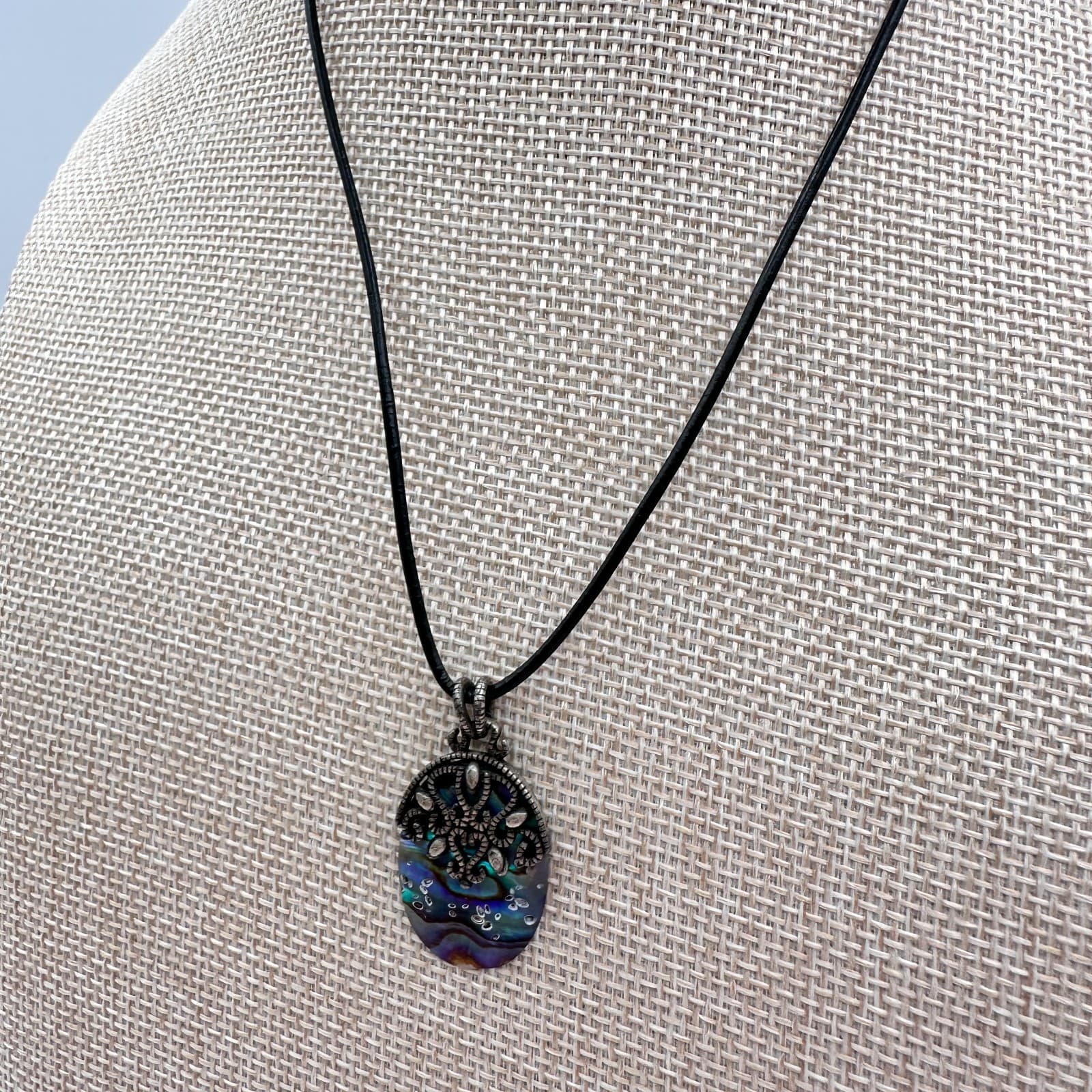 Vintage 80s Abalone Shell Pendant Necklace Silver Tone Filigree Boho Statement - Thumbnail 6