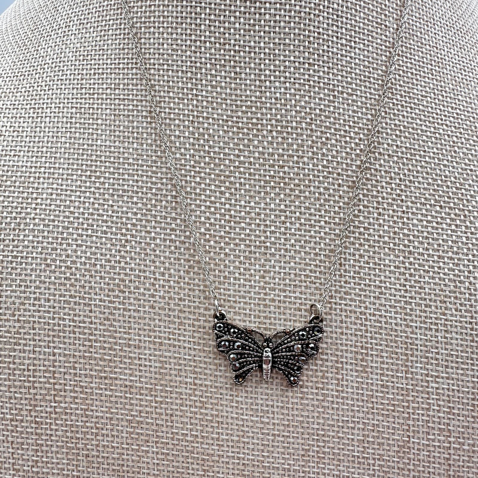 Vintage Y2K Silver Tone Butterfly Pendant Necklace Boho Women's Classic Jewelry - Thumbnail 5