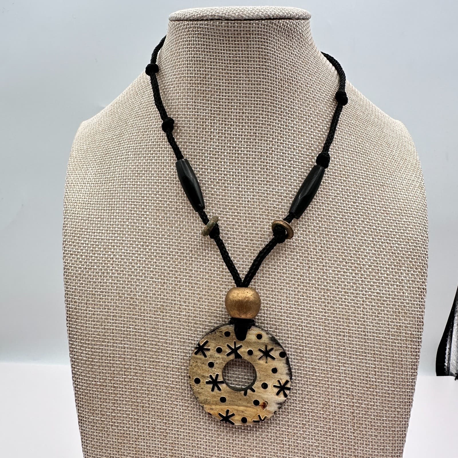 Vintage 90s Black Cord Carved Horn Disk Charm Pendant Necklace Women's Jewelry - Thumbnail 7