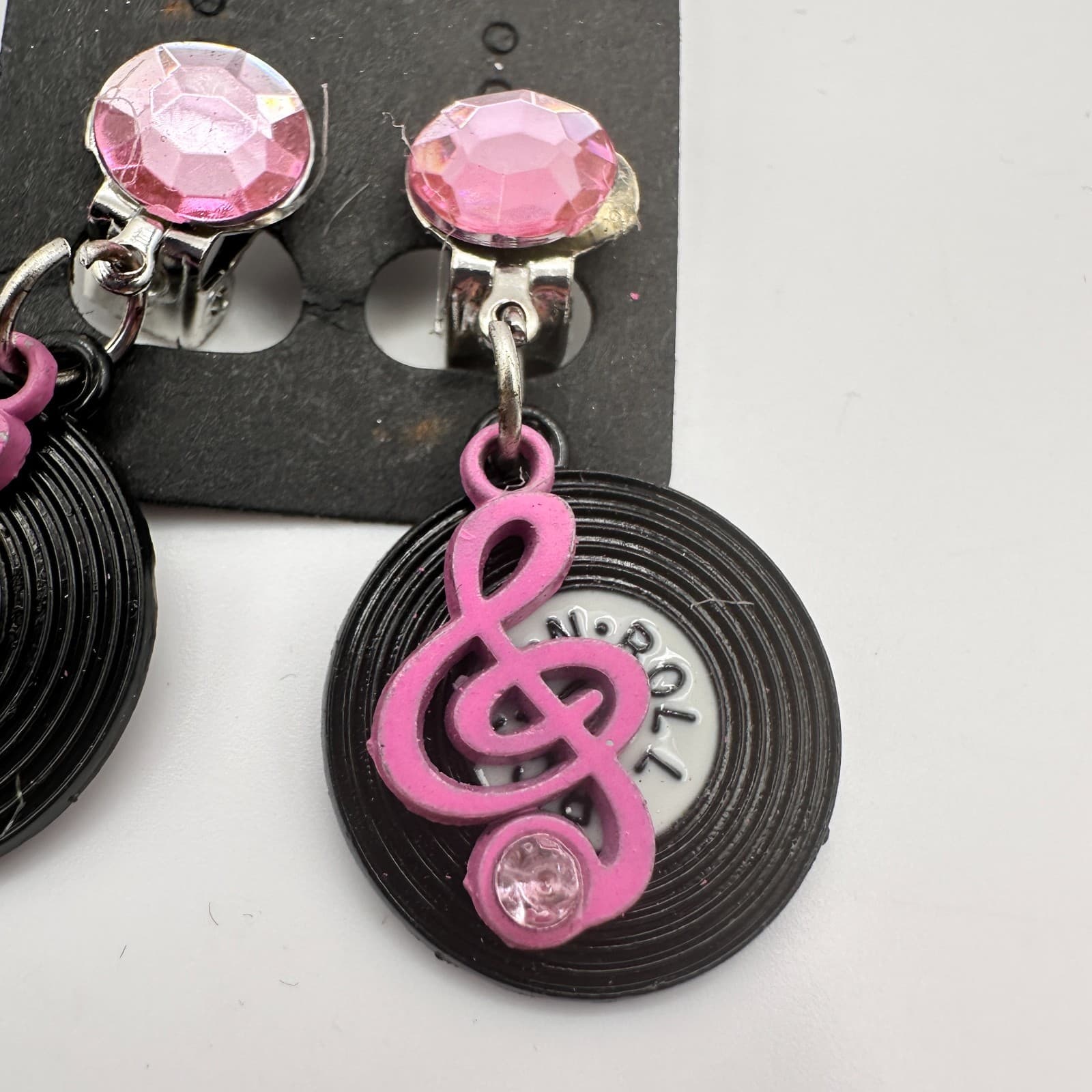 Vintage Y2K Retro Pink Treble Clef Vinyl Earrings Rock N' Roll Music Jewewlry - Thumbnail 4