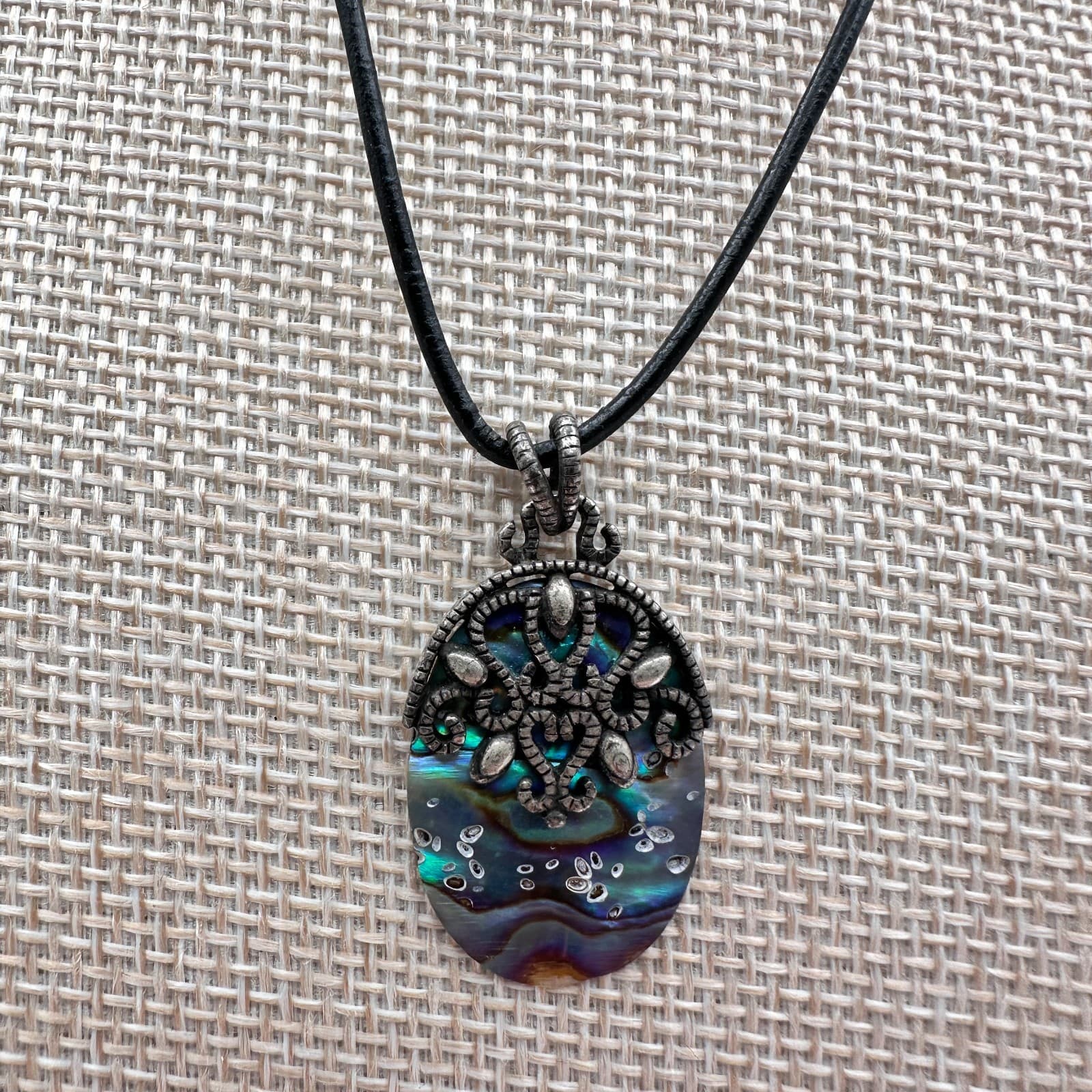 Vintage 80s Abalone Shell Pendant Necklace Silver Tone Filigree Boho Statement - Thumbnail 3