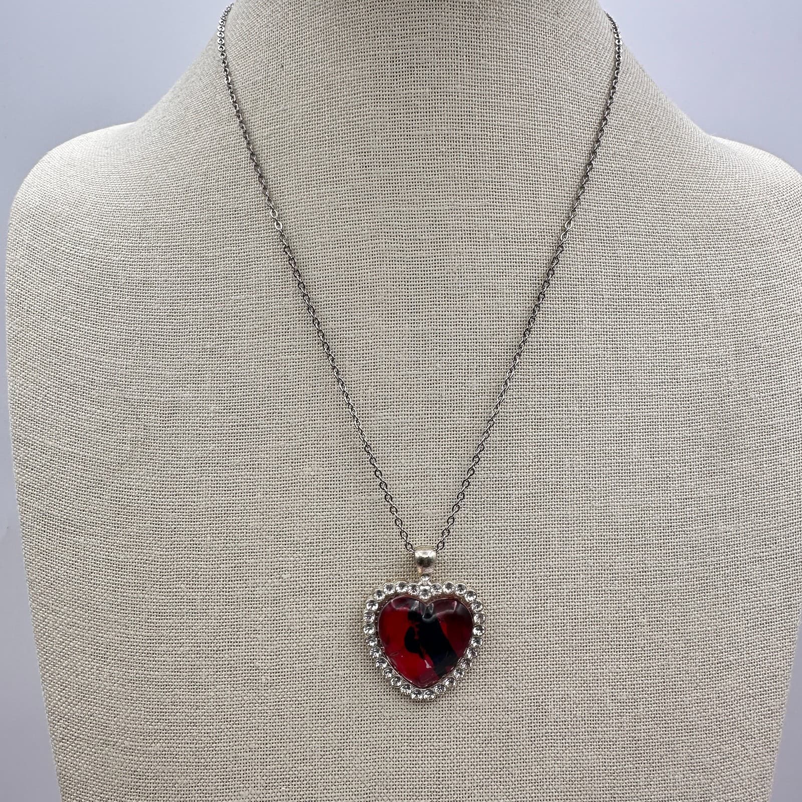 Vintage 90s Silver Tone Red Rhinestone Heart Pendant Necklace Women's Jewelry - Thumbnail 2