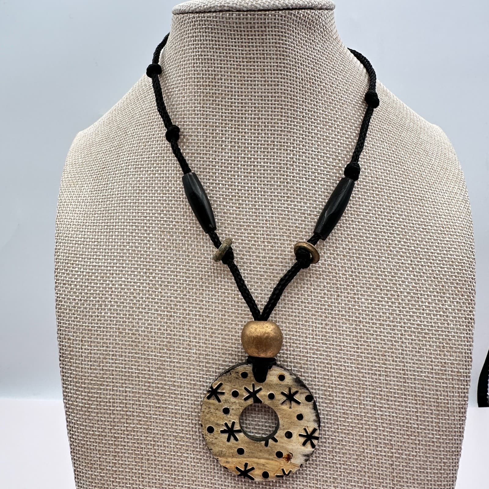 Vintage 90s Black Cord Carved Horn Disk Charm Pendant Necklace Women's Jewelry - Thumbnail 6