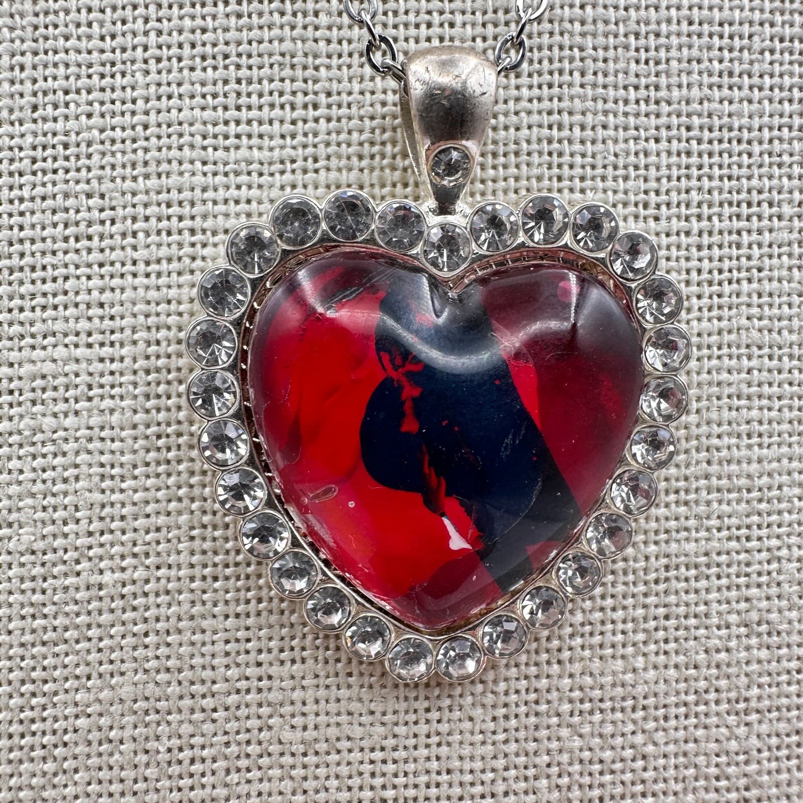 Vintage 90s Silver Tone Red Rhinestone Heart Pendant Necklace Women's Jewelry - Thumbnail 4