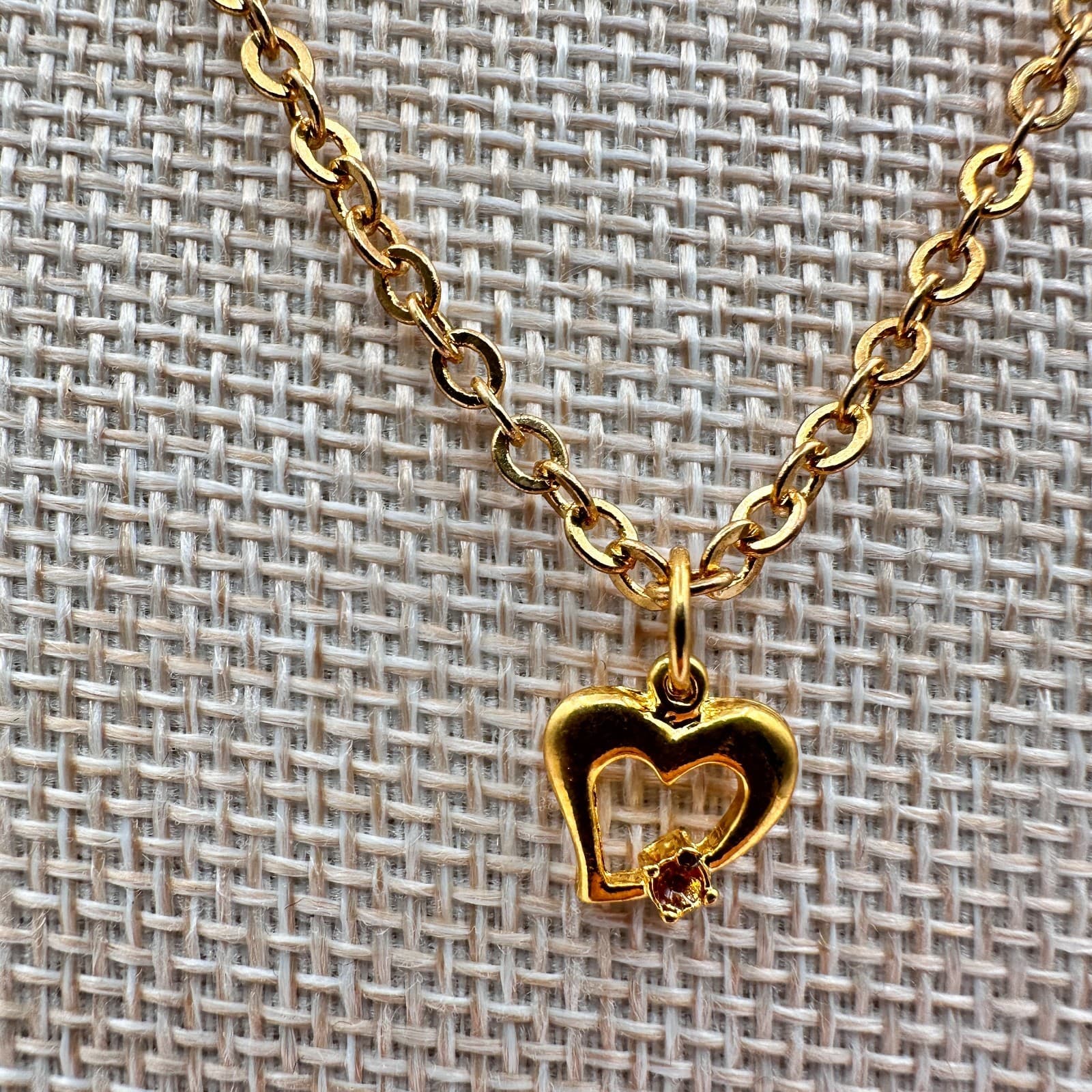 Vintage Y2K Gold Tone Orange Rhinestone Open Heart Pendant Necklace Jewelry - Thumbnail 2