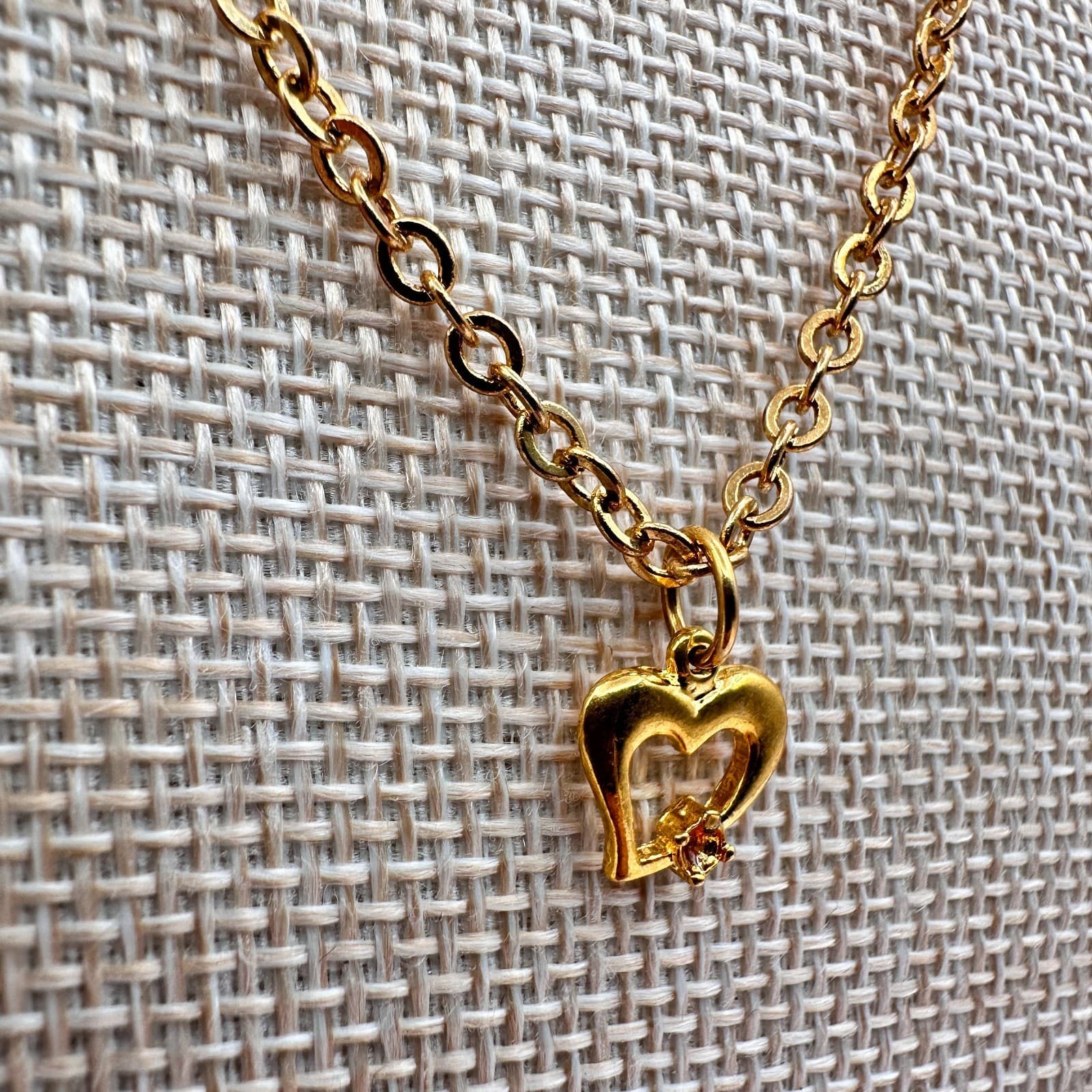 Vintage Y2K Gold Tone Orange Rhinestone Open Heart Pendant Necklace Jewelry - Thumbnail 4