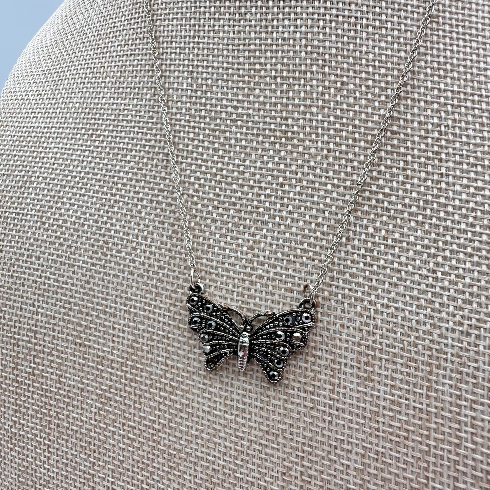 Vintage Y2K Silver Tone Butterfly Pendant Necklace Boho Women's Classic Jewelry - Thumbnail 8