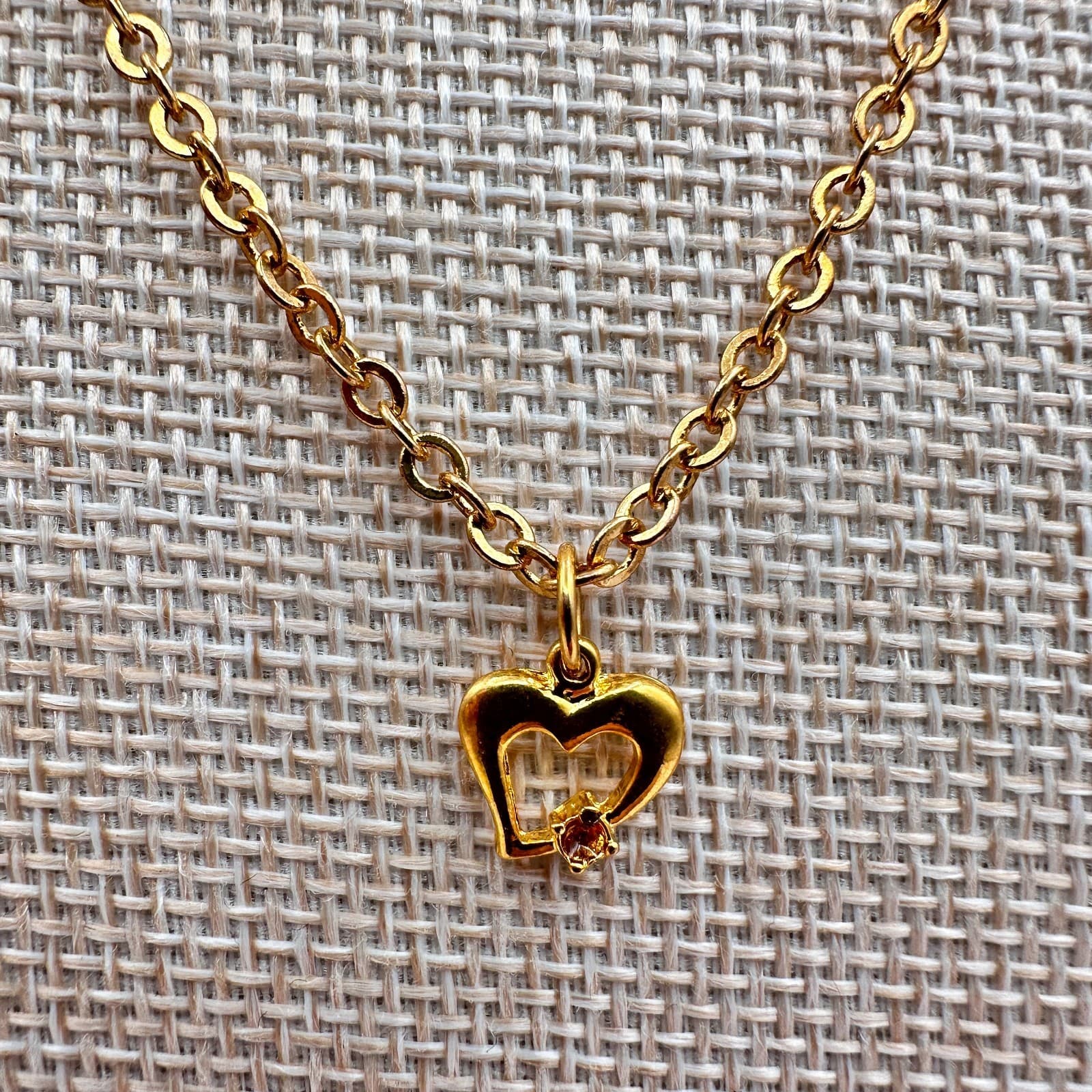 Vintage Y2K Gold Tone Orange Rhinestone Open Heart Pendant Necklace Jewelry - Thumbnail 5