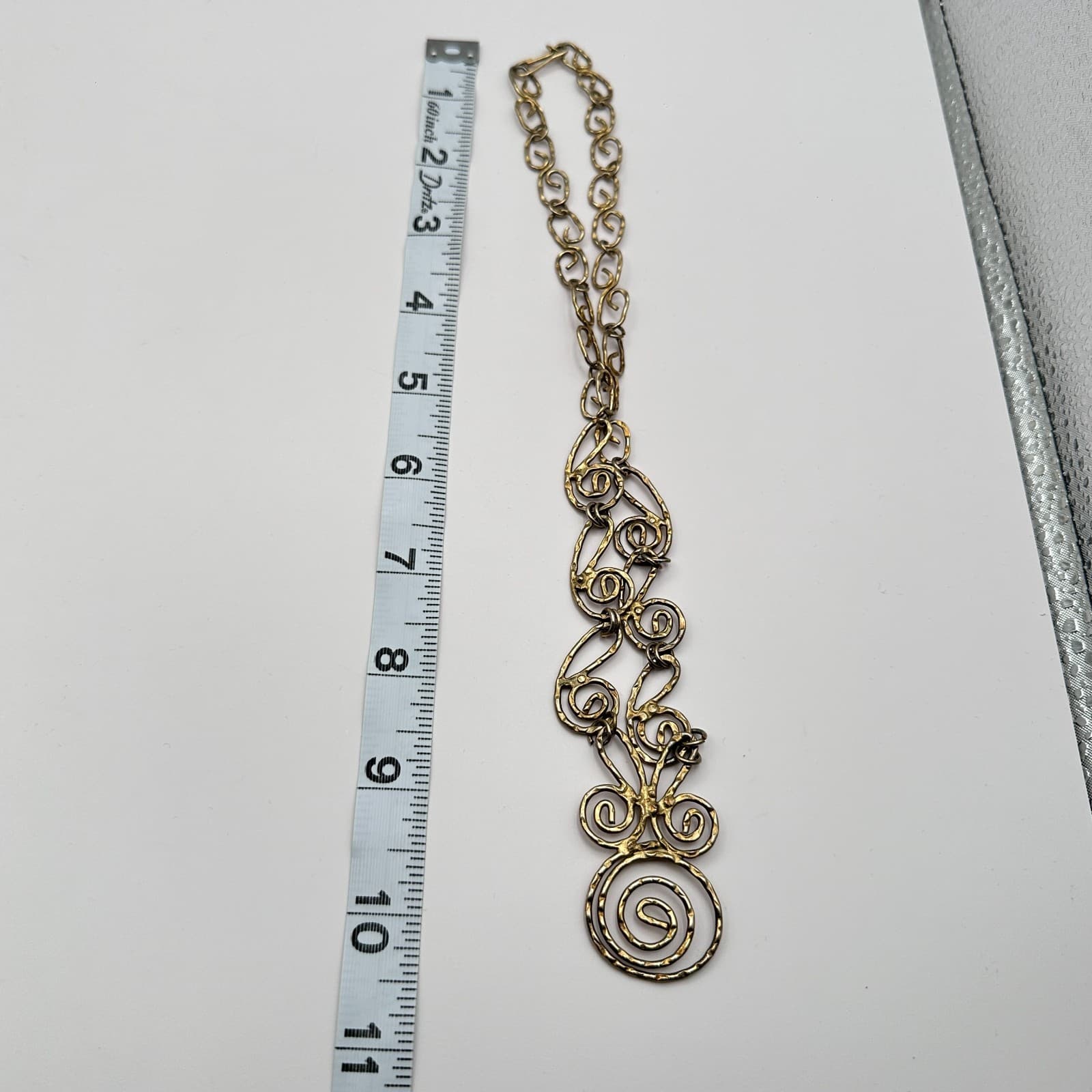 Vintage 80s Gold Tone Swirl Hammered Spiral Pendant Necklace Women's Jewelry - Thumbnail 10