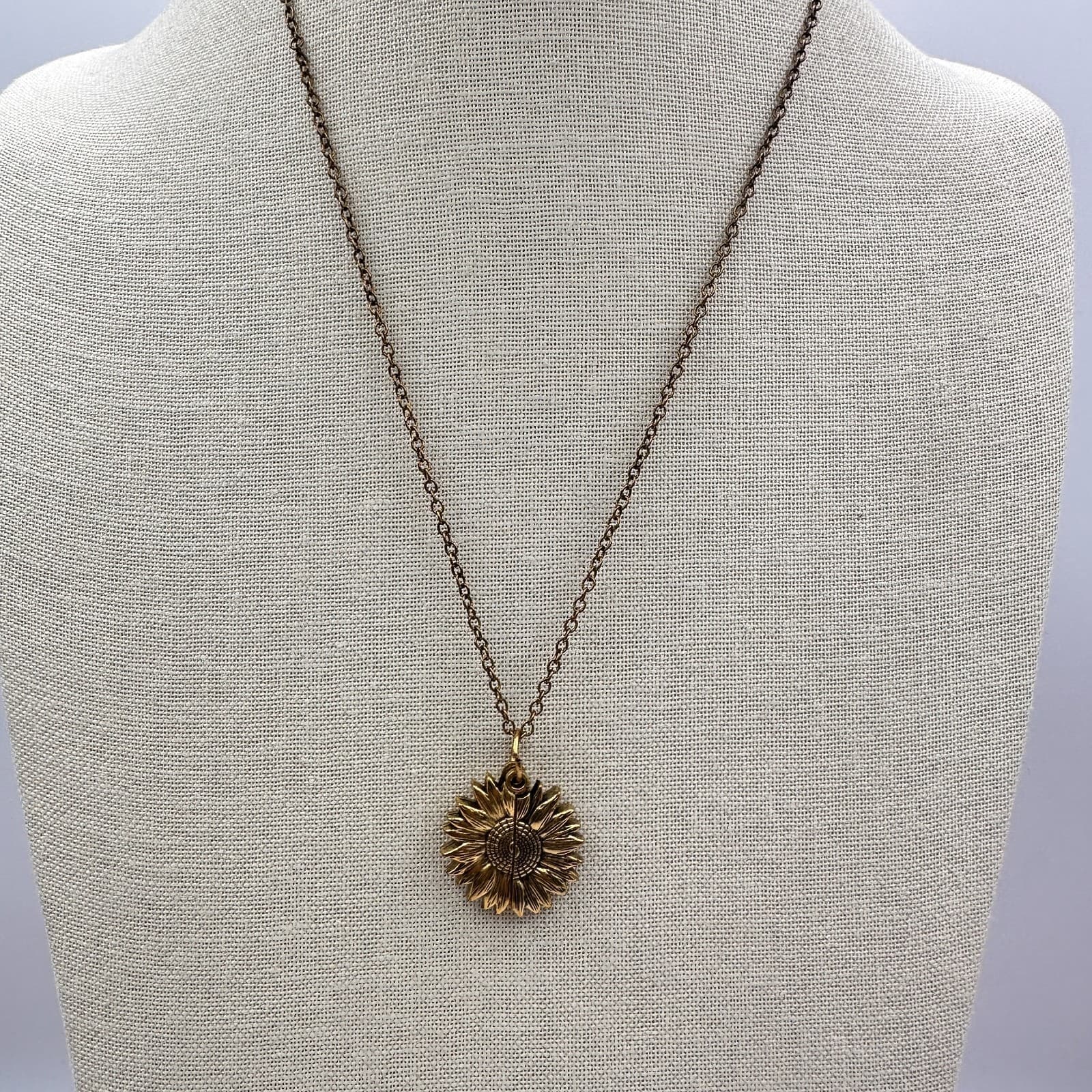 Vintage 90s Gold Tone You Are My Sunshine Sunflower Pendant Necklace Jewelry - Thumbnail 8