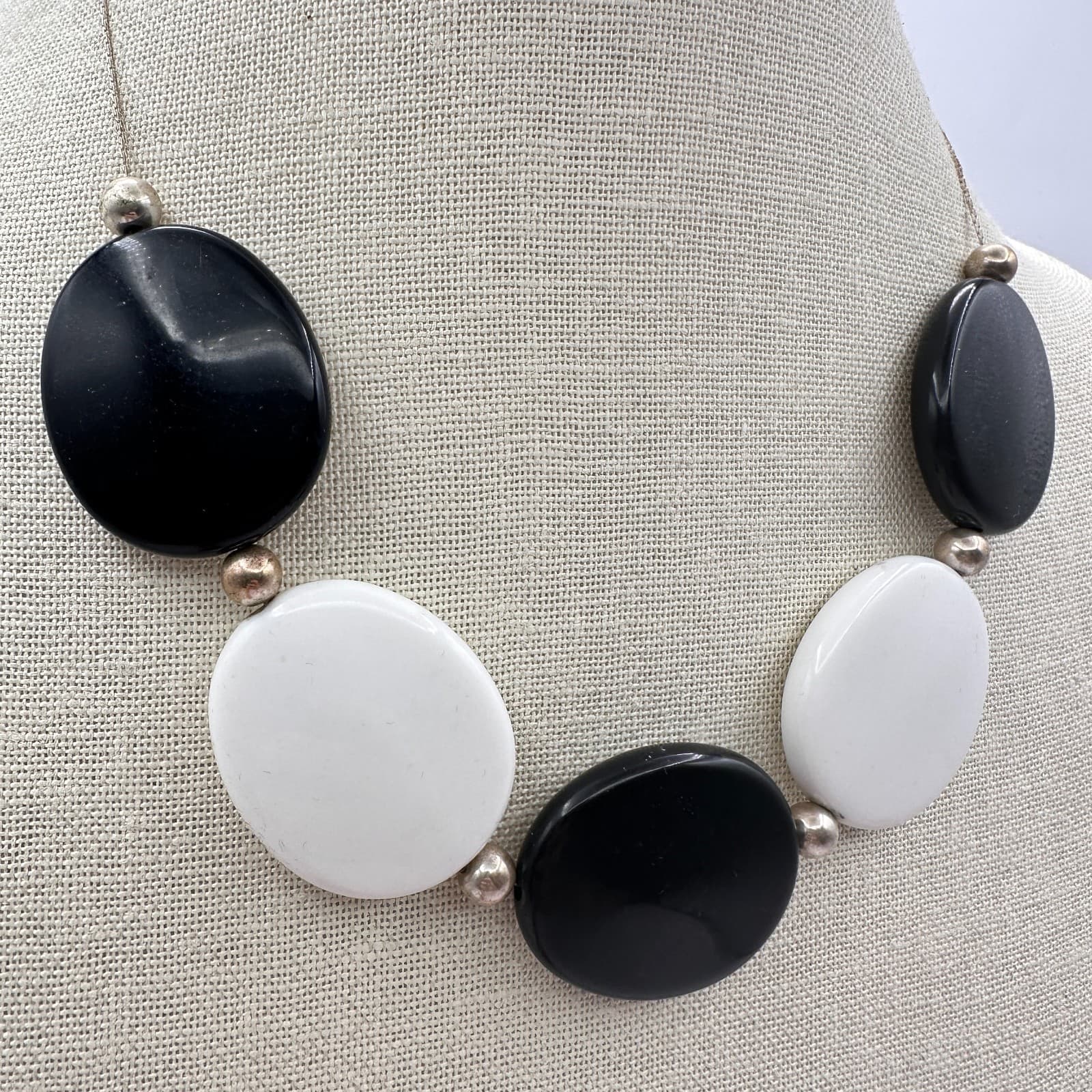 Vintage Y2K Black White Oval Beaded Necklace Silver Tone Statement Jewelry - Thumbnail 3