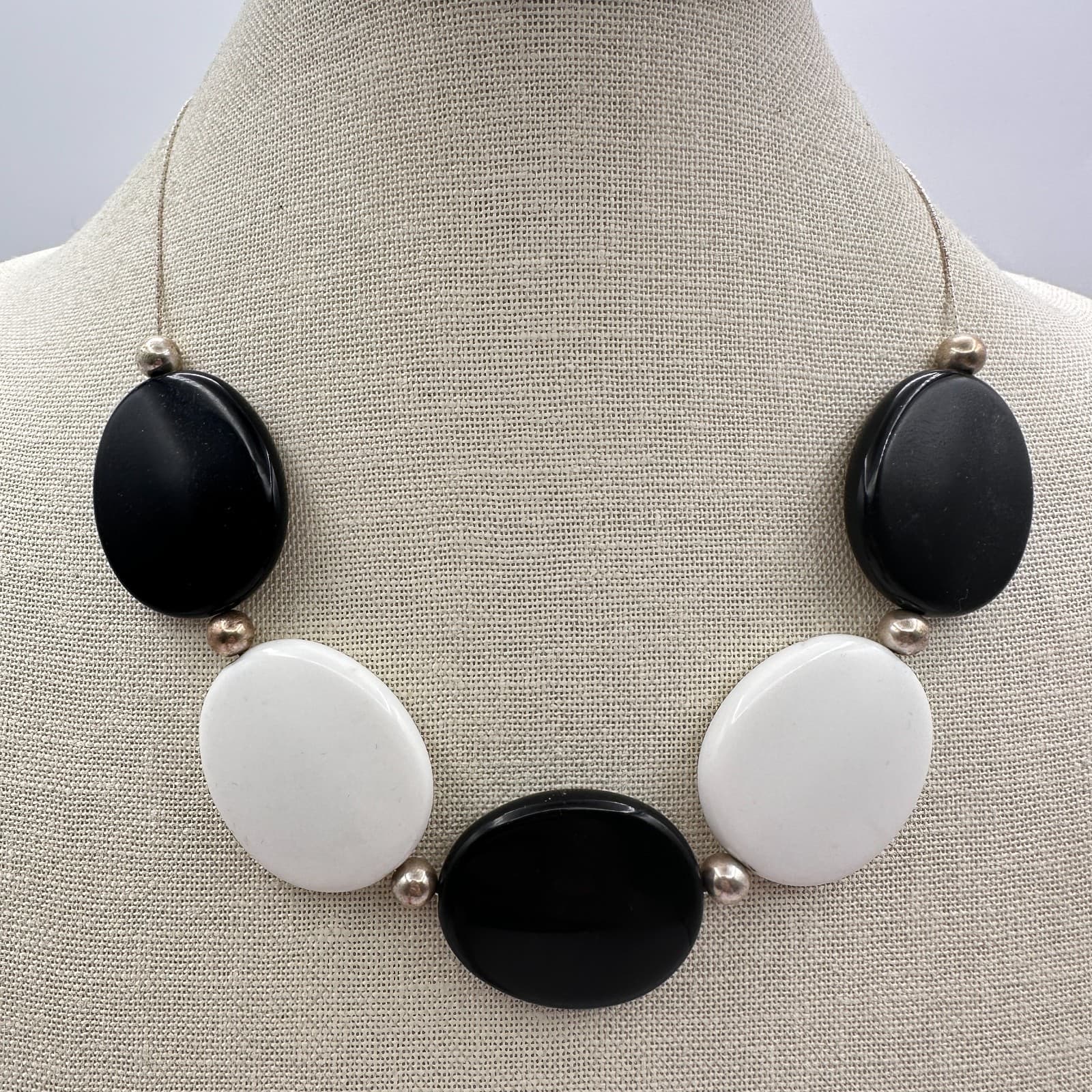 Vintage Y2K Black White Oval Beaded Necklace Silver Tone Statement Jewelry - Thumbnail 2