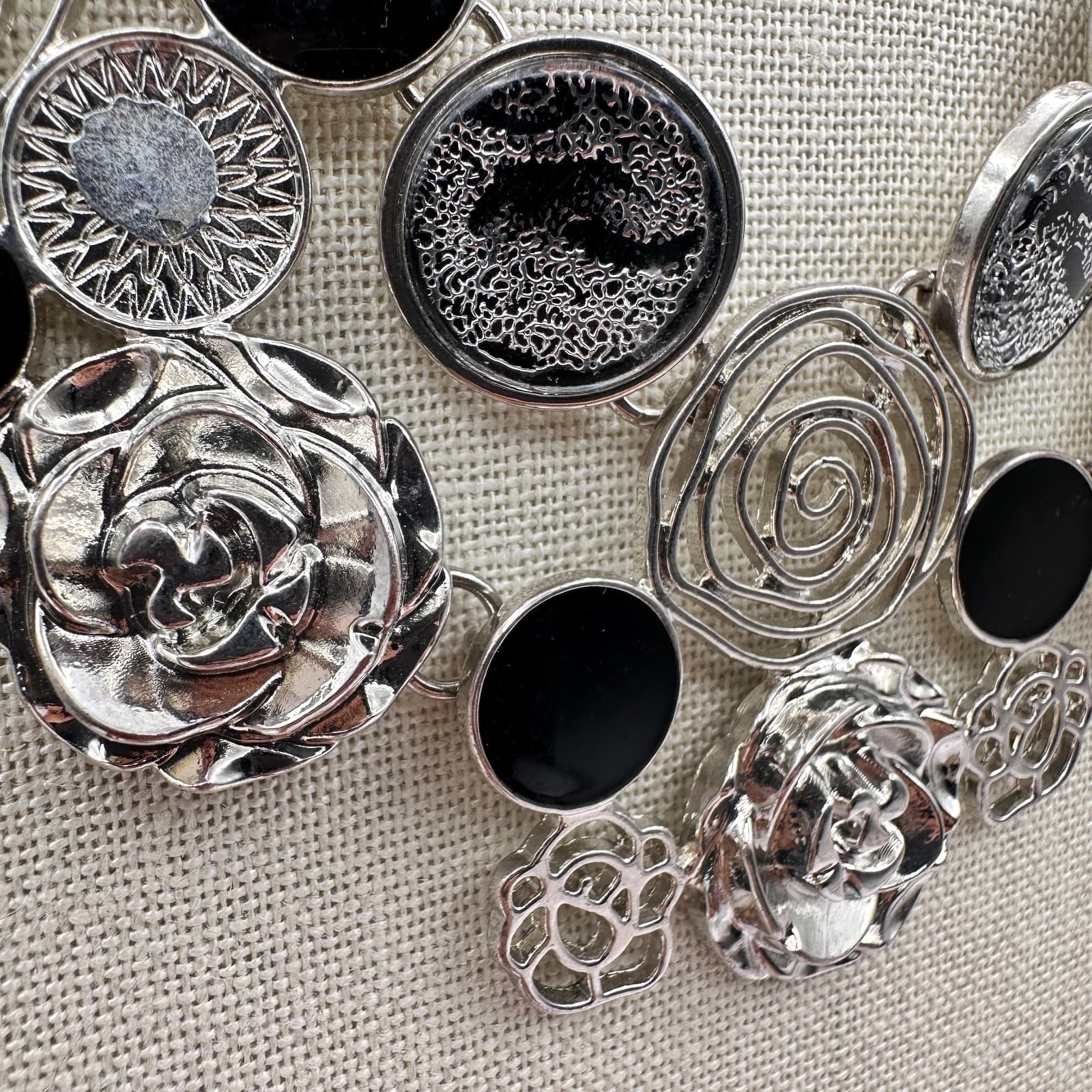 Vintage 90s Silver Tone Bib Necklace Floral Statement Women's Classic Jewelry - Thumbnail 6