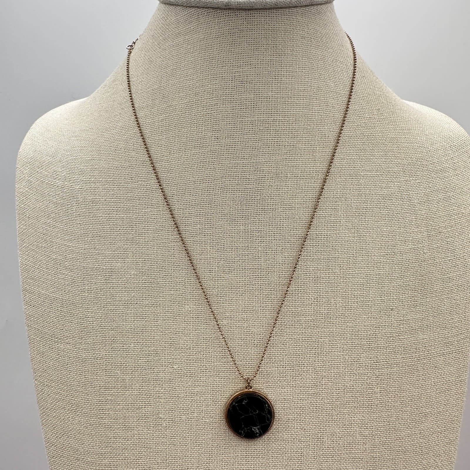 Vintage 90s Rose Gold Tone Black Marbled Faux Stone Pendant Necklace Jewelry - Thumbnail 3
