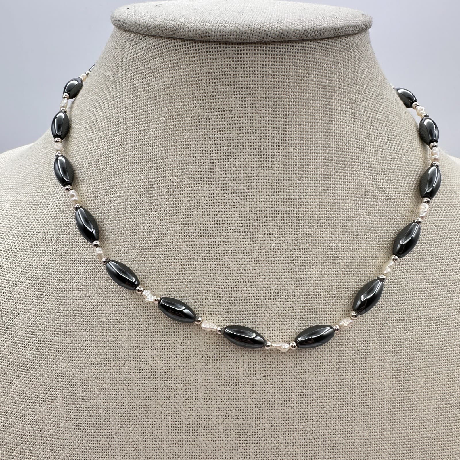 Vintage Y2K Silver-Tone Rice Beaded Necklace Minimalist Women's Classic Jewelry - Thumbnail 2