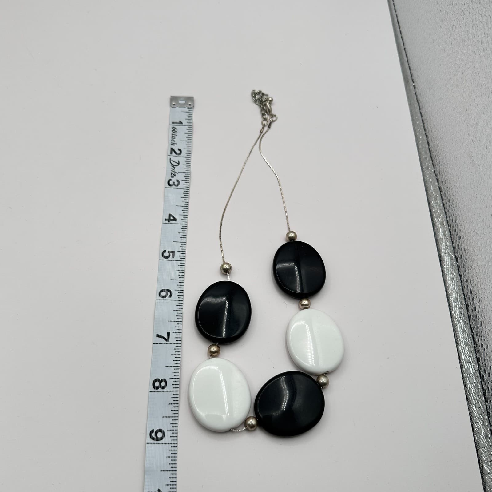 Vintage Y2K Black White Oval Beaded Necklace Silver Tone Statement Jewelry - Thumbnail 9
