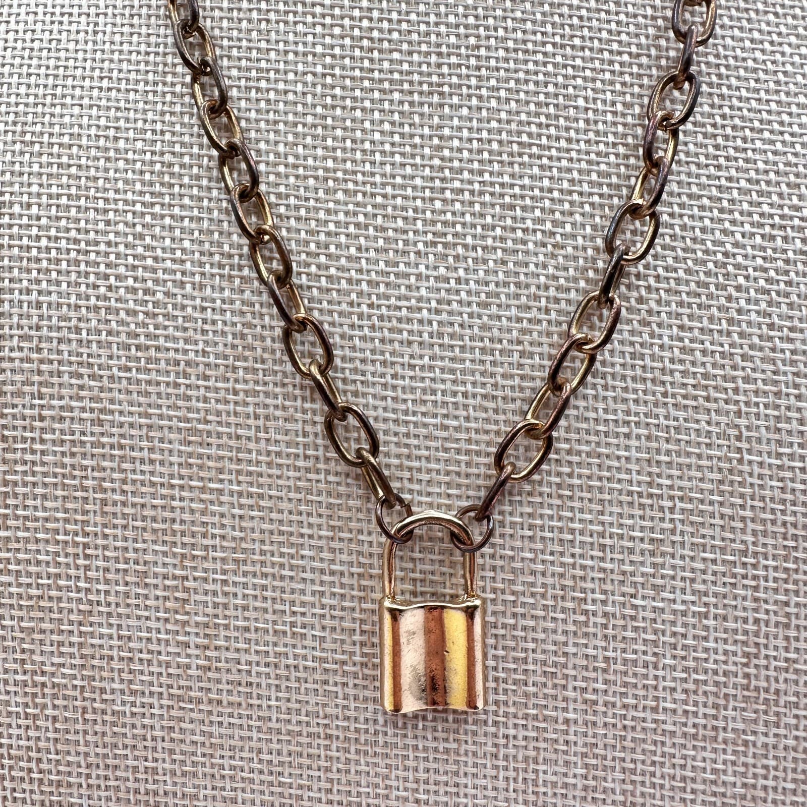 Vintage 90s Gold Tone Rolo Chain Padlock Pendant Necklace Women's Jewelry - Thumbnail 3