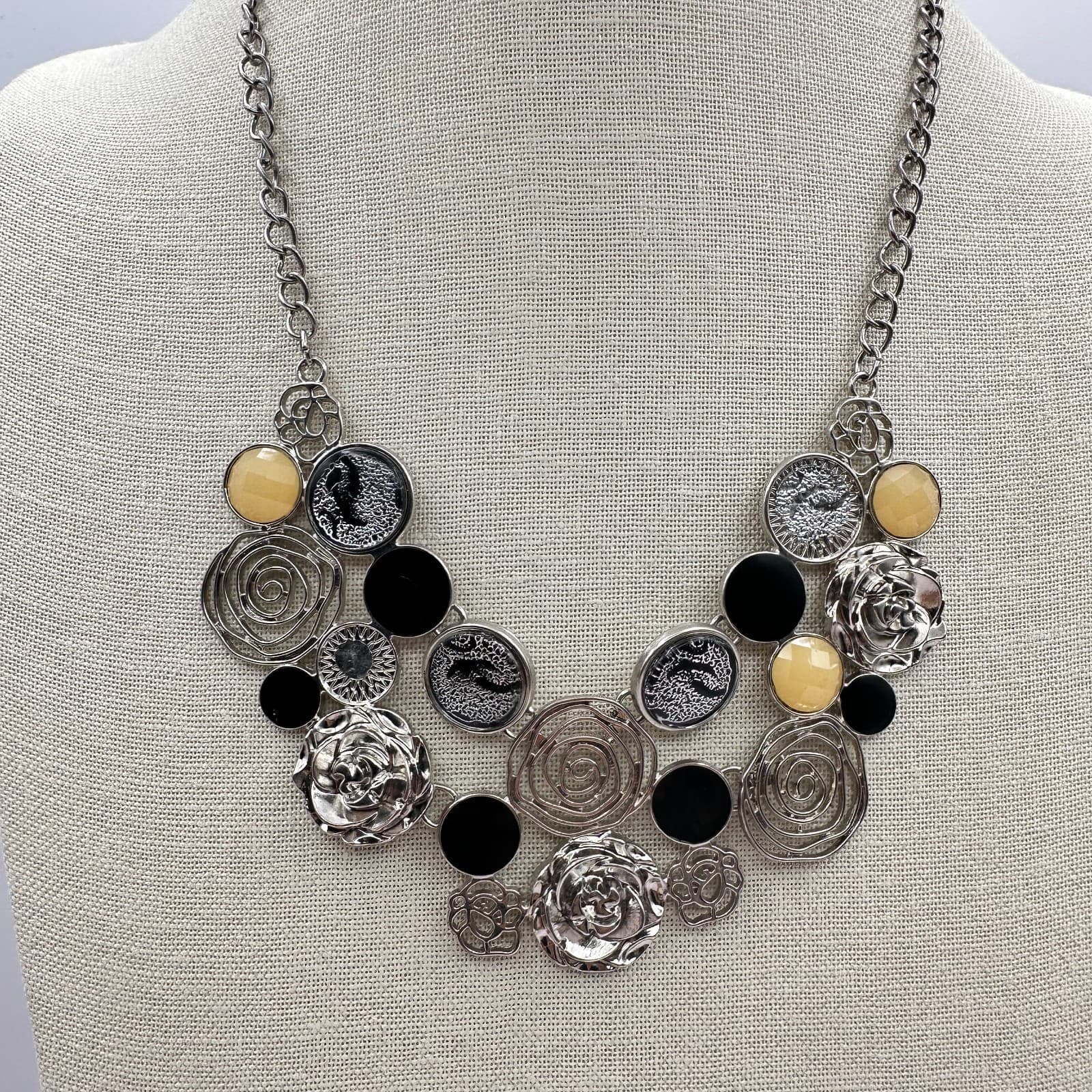 Vintage 90s Silver Tone Bib Necklace Floral Statement Women's Classic Jewelry