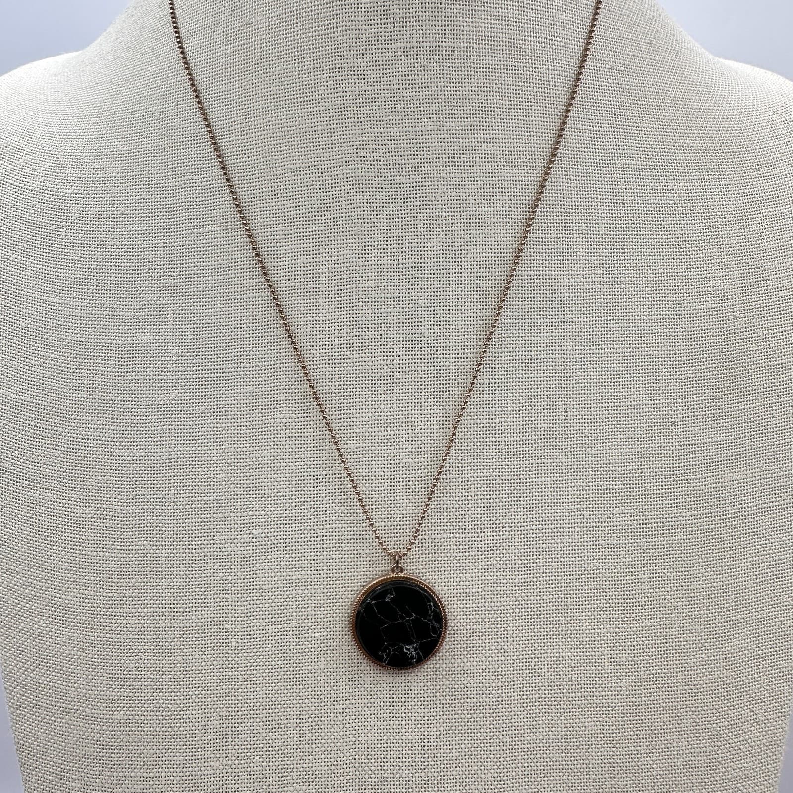 Vintage 90s Rose Gold Tone Black Marbled Faux Stone Pendant Necklace Jewelry - Thumbnail 2