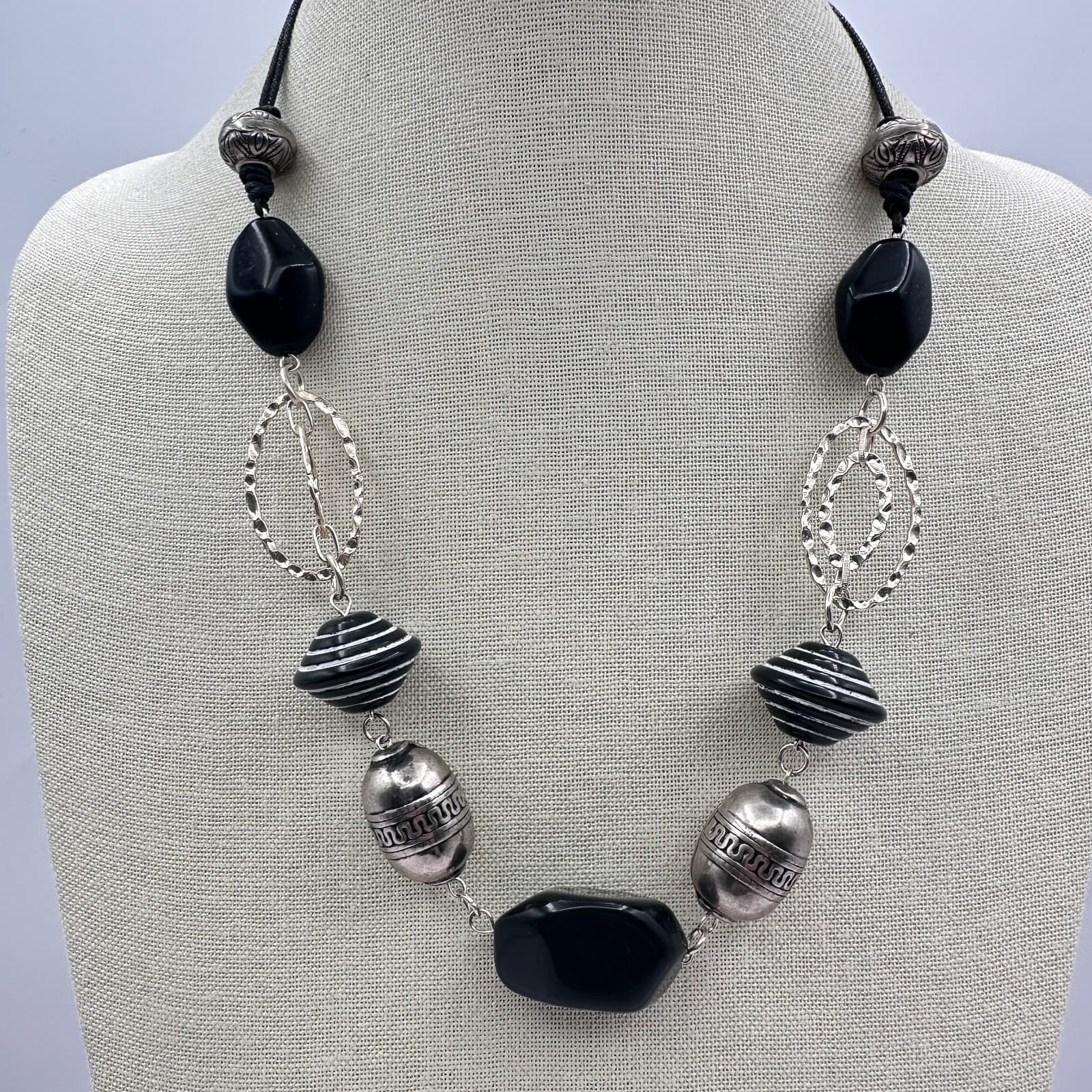 Vintage 90s Silver Tone Textured Black Beaded Necklace Statement Chunky Jewelry - Thumbnail 6