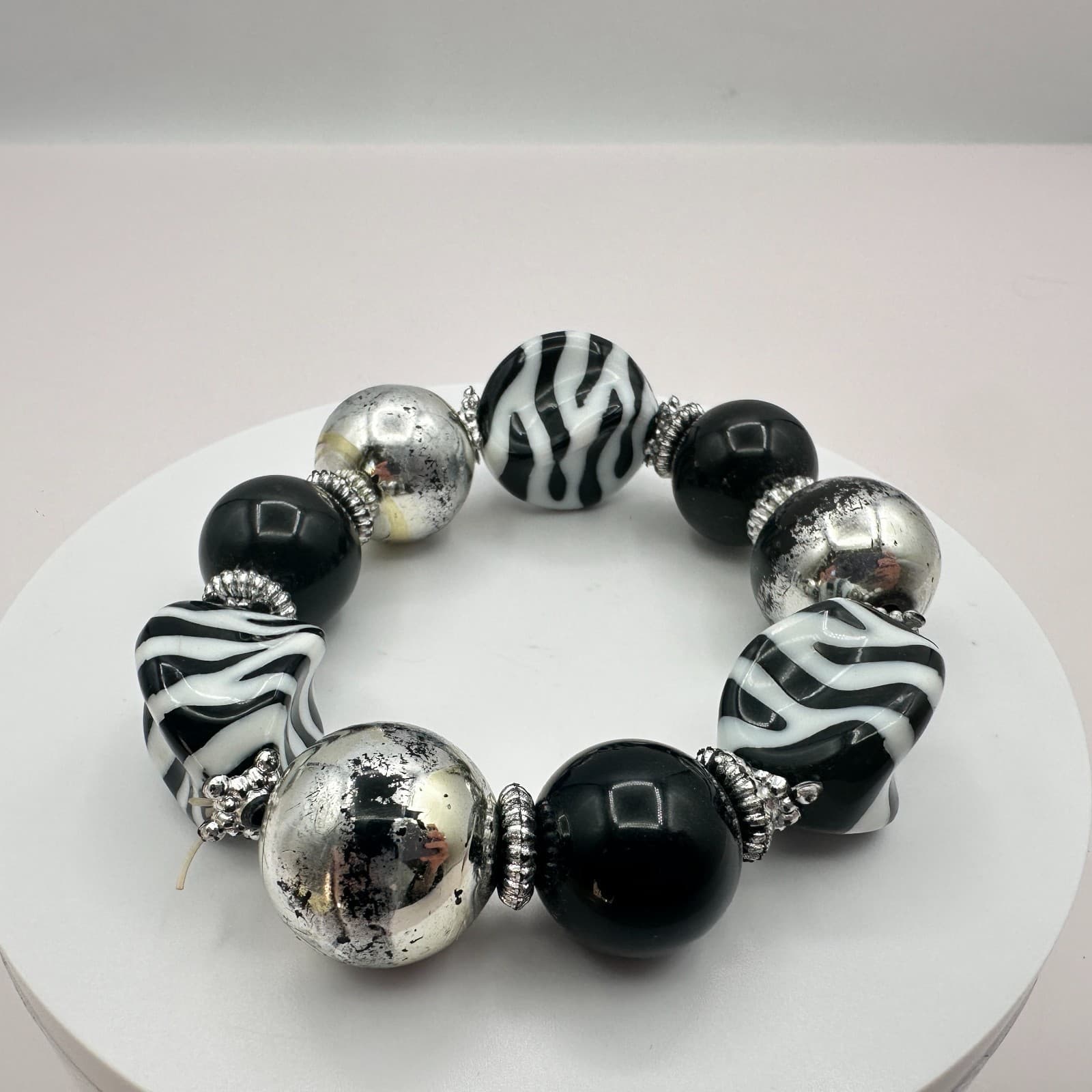 Vintage 90s Zebra Striped Black Glass Bead Chunky Stretch Bracelet Jewelry - Thumbnail 2