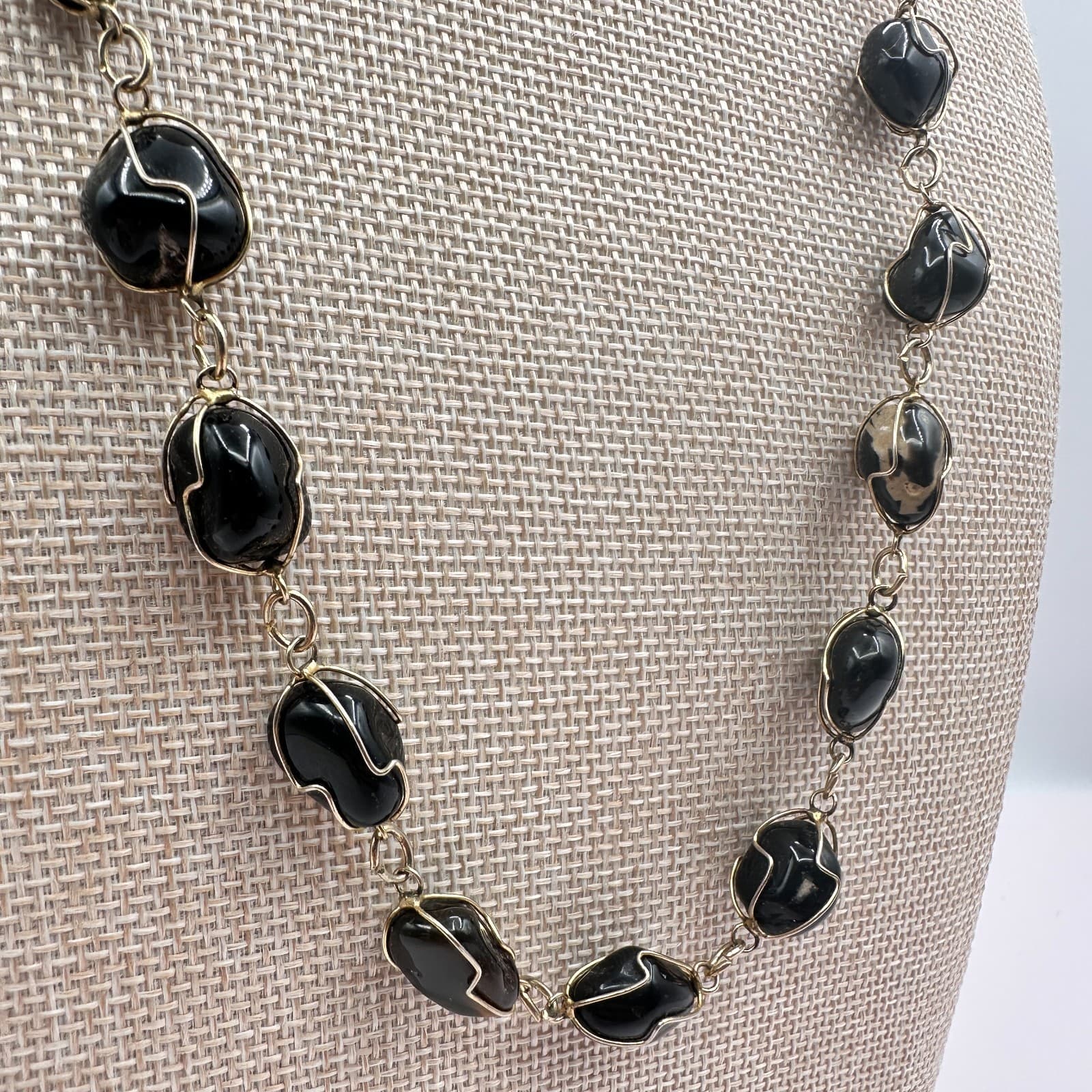 Vintage Y2K Gold Tone Black Stone Wire Wrapped Necklace Women's Classic Jewelry - Thumbnail 3