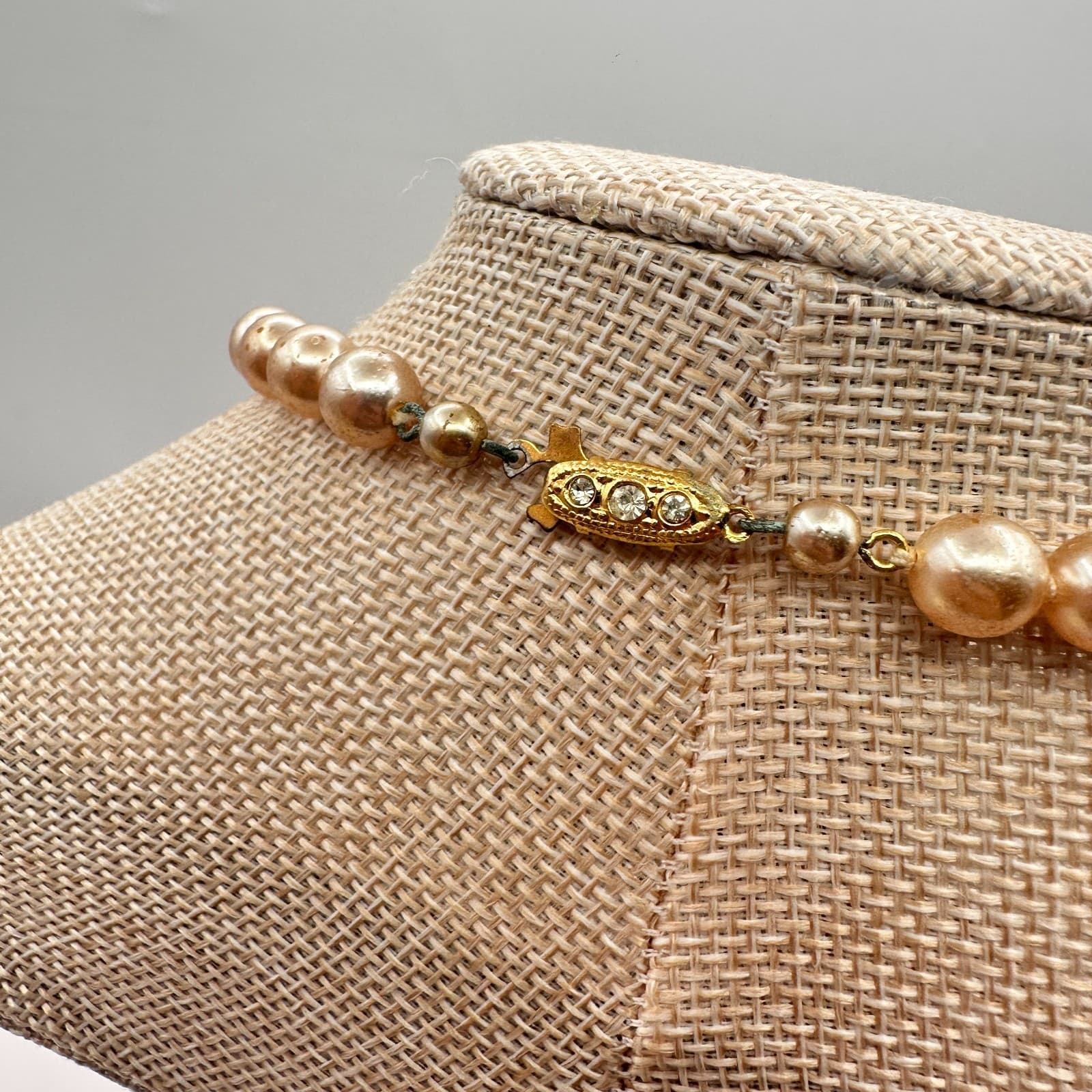 Vintage 90s Gold Tone Round Faux Pearl Beaded Necklace Women's Classic Jewelry - Thumbnail 7