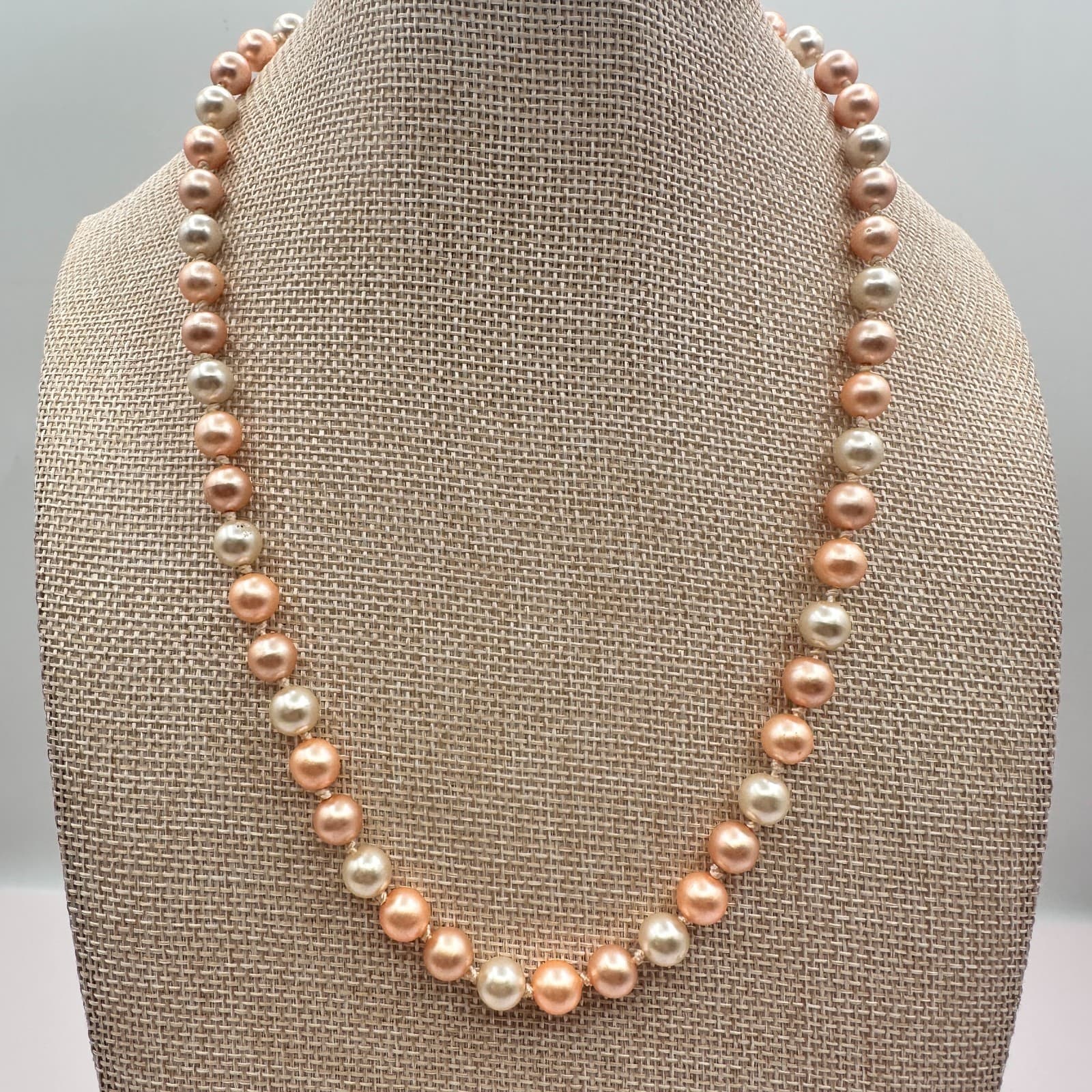 Vintage 90s Peach Cream Round Faux Pearl Beaded Necklace Women's Classic Jewelry - Thumbnail 7