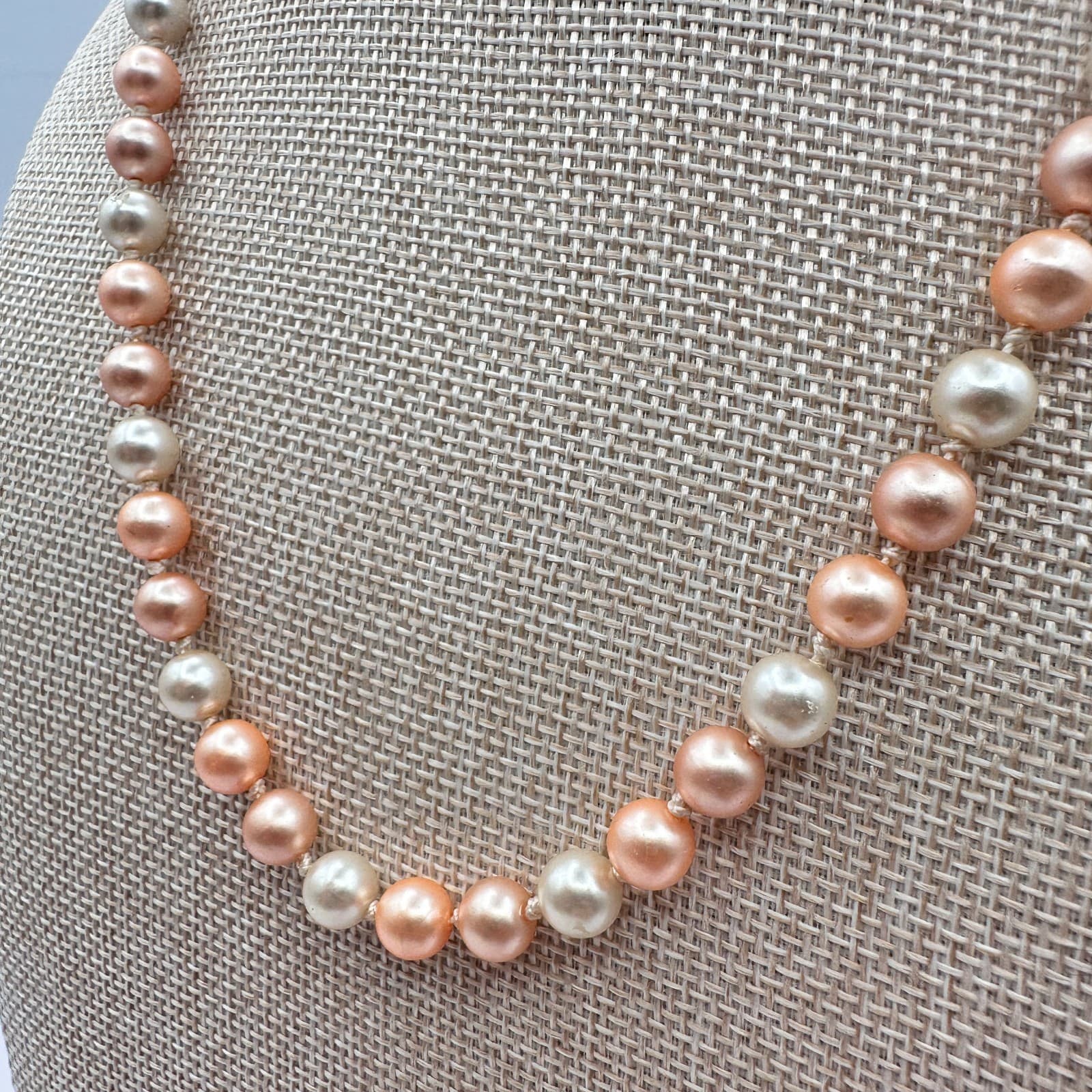 Vintage 90s Peach Cream Round Faux Pearl Beaded Necklace Women's Classic Jewelry - Thumbnail 5