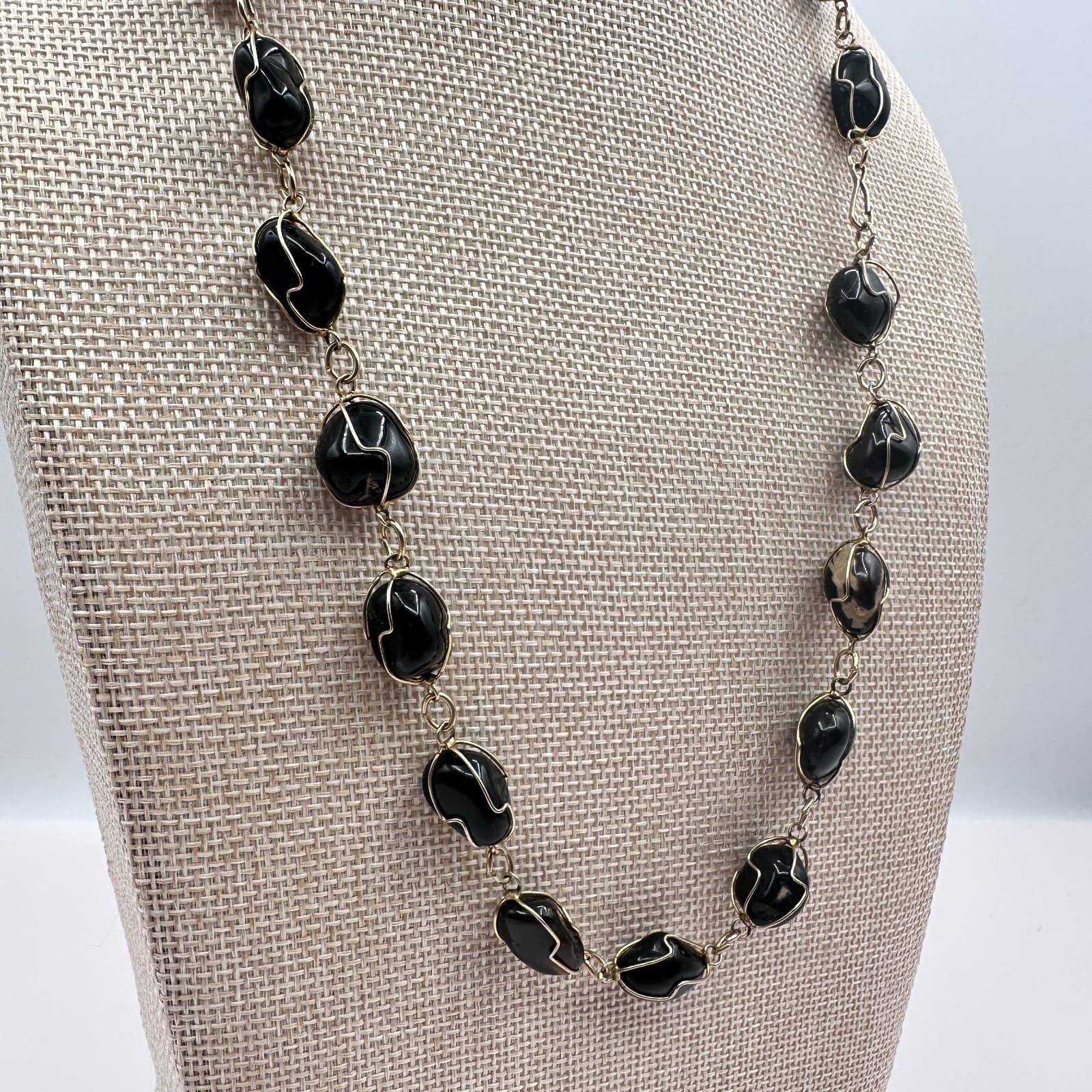 Vintage Y2K Gold Tone Black Stone Wire Wrapped Necklace Women's Classic Jewelry - Thumbnail 4