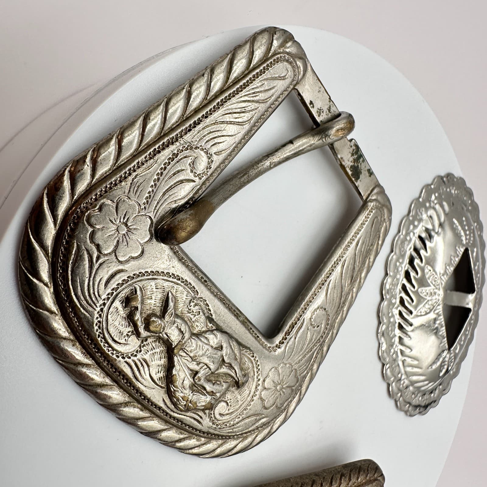 Vintage 80s 90s Western Floral Engraved Slotted Concho Belt Buckles Set - Thumbnail 3
