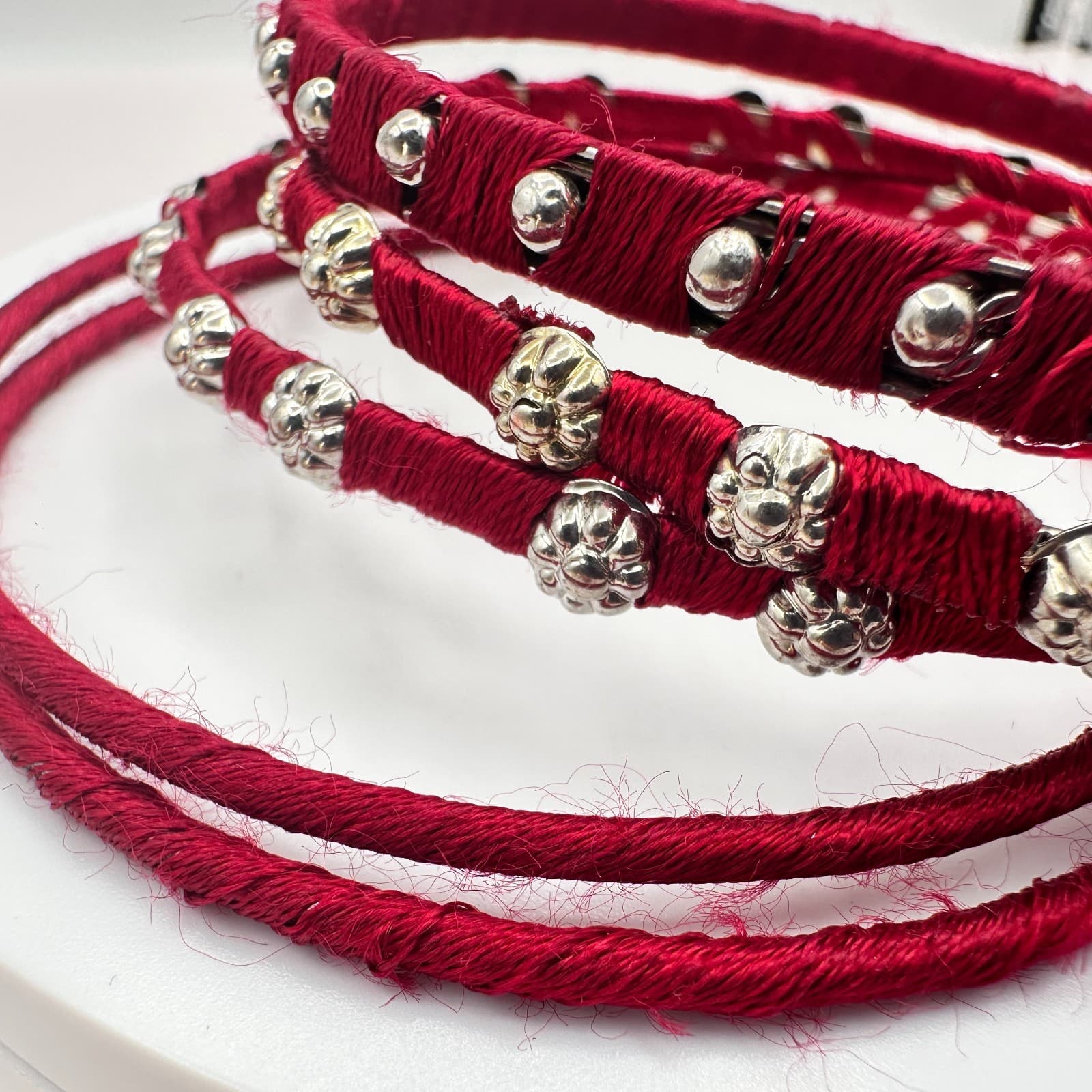 Vintage 90s Red Thread Wrapped SilverTone Bangle Bracelet Set Beads Boho Jewelry - Thumbnail 4