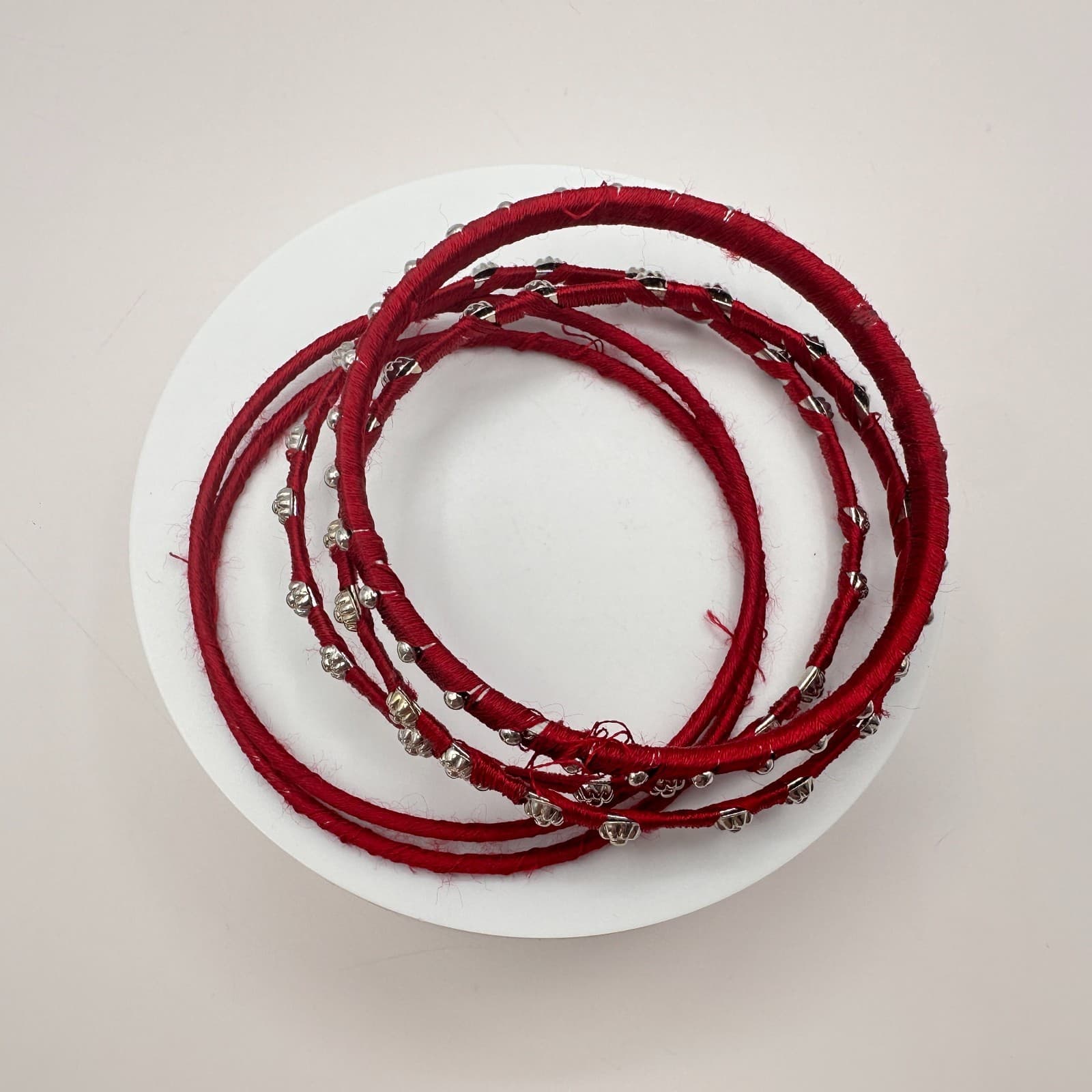 Vintage 90s Red Thread Wrapped SilverTone Bangle Bracelet Set Beads Boho Jewelry - Thumbnail 5