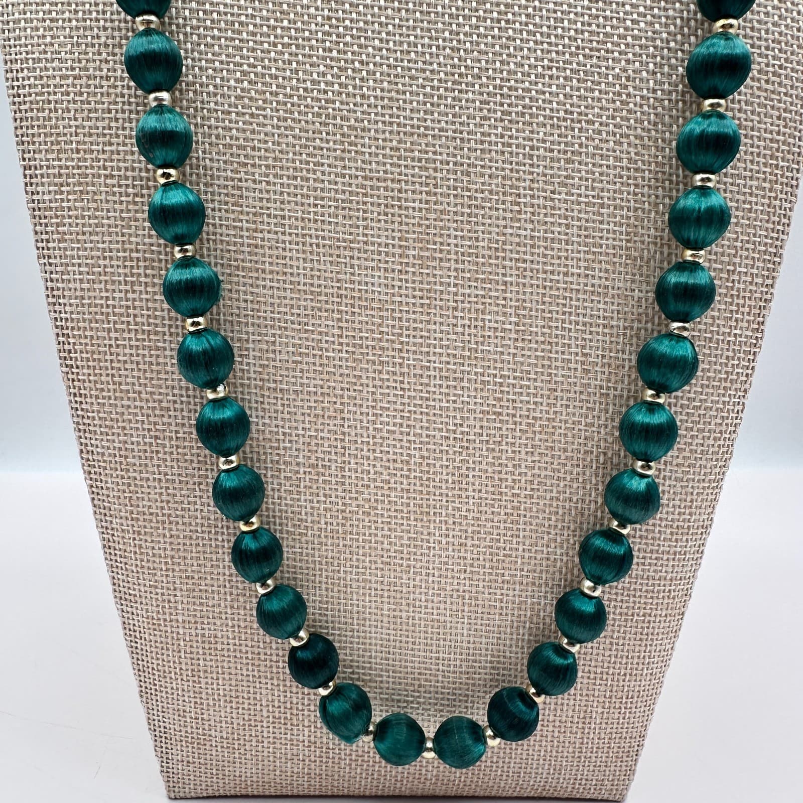 Vintage 80s 90s Beaded Necklace Woven Green And Gold Tone Bead Jewelry - Thumbnail 5