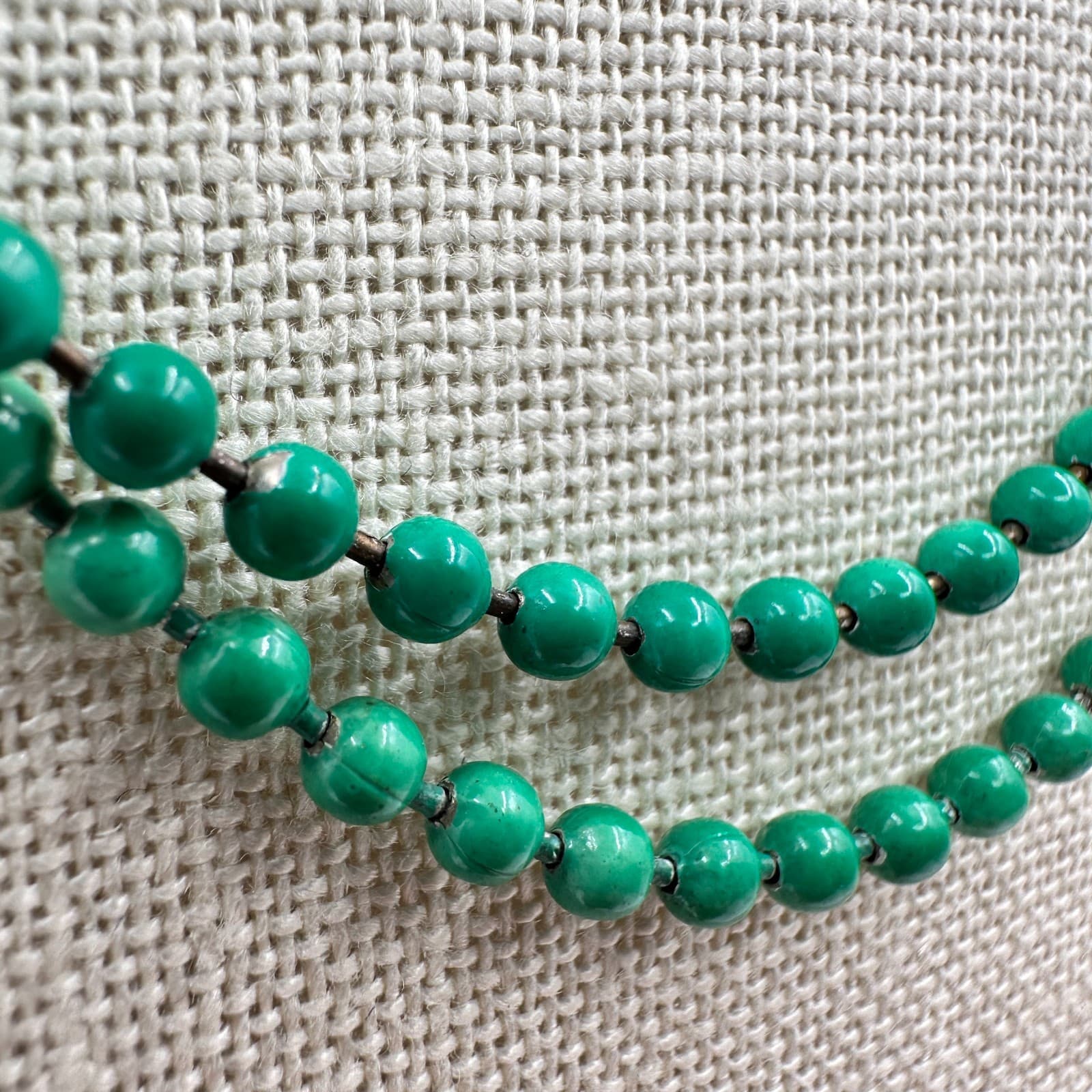 Vintage 90s Emerald Green Beaded Double Strand Necklace Handcrafted Mala Jewelry - Thumbnail 4