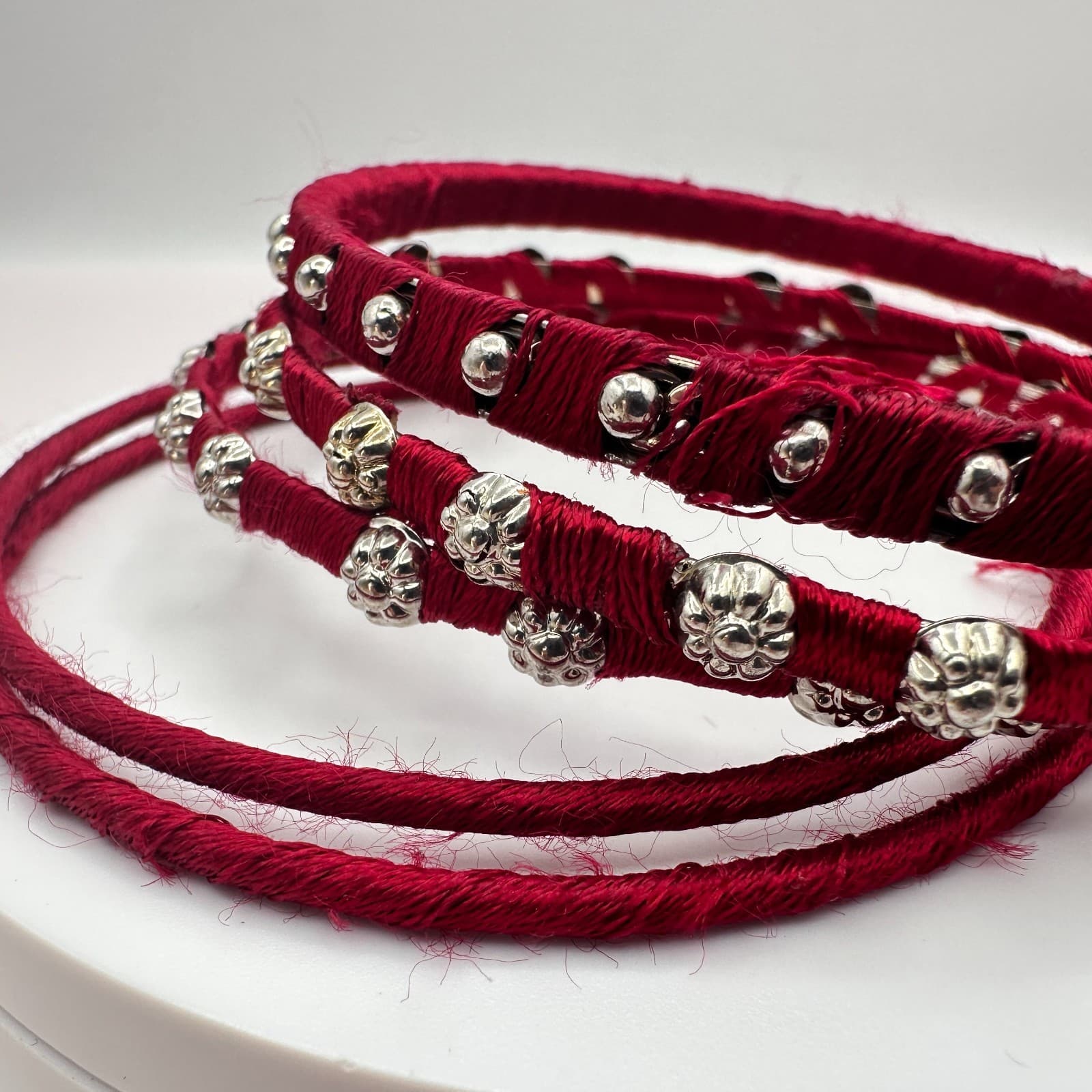 Vintage 90s Red Thread Wrapped SilverTone Bangle Bracelet Set Beads Boho Jewelry - Thumbnail 3