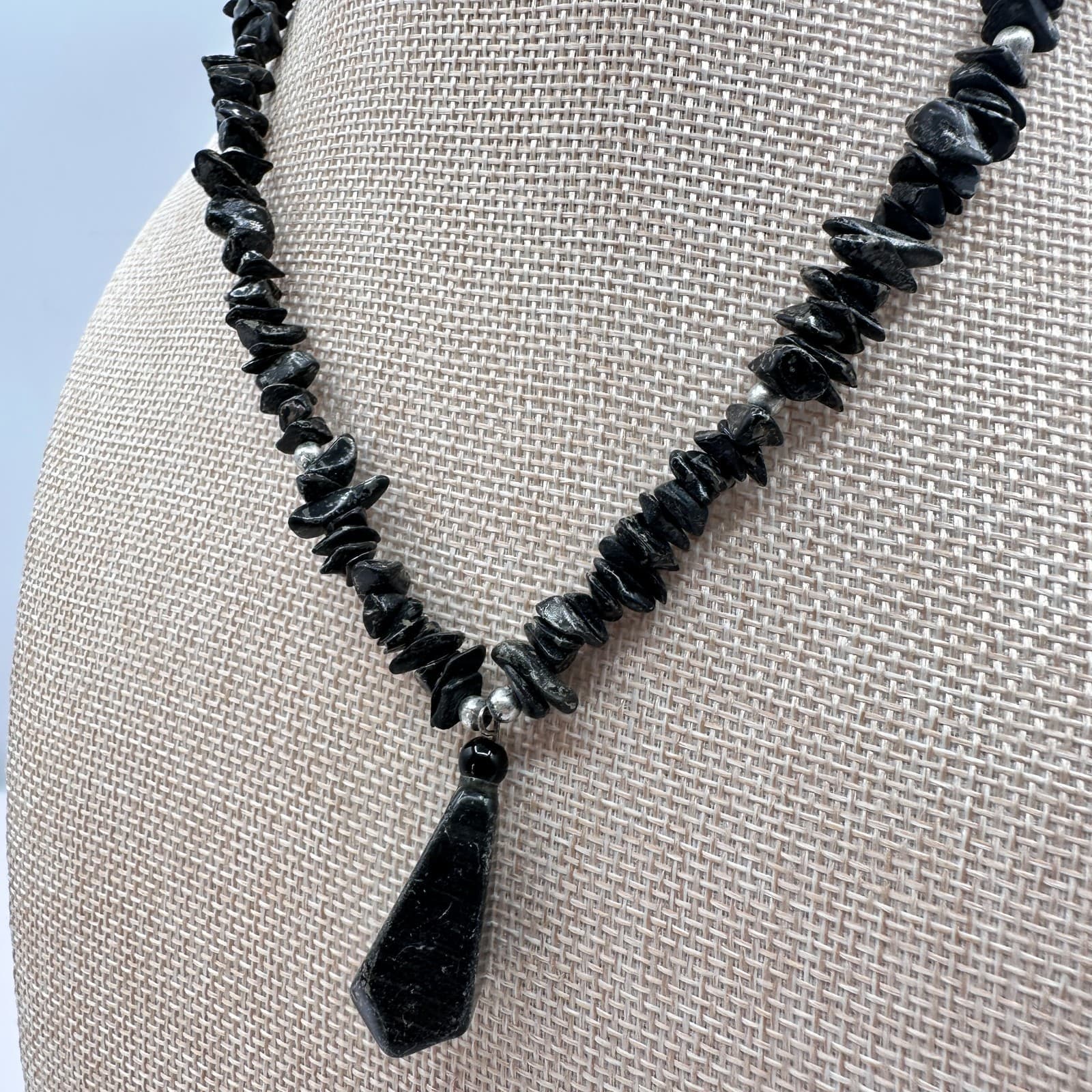 Vintage 80s Black Stone Chip Beaded Teardrop Pendant Necklace Statement Jewelry - Thumbnail 5