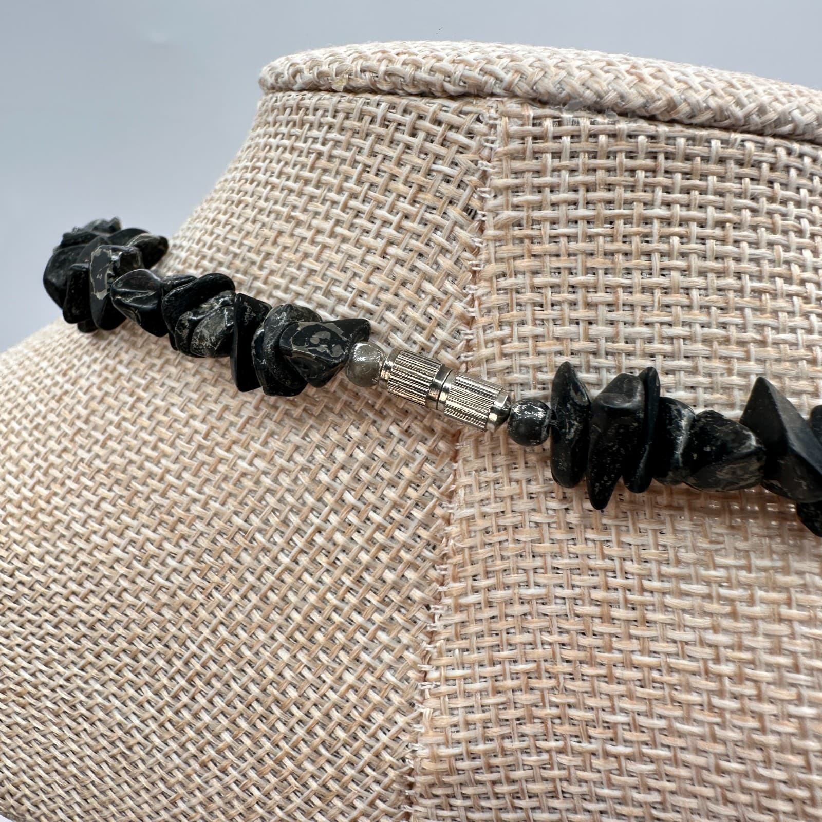 Vintage 80s Black Stone Chip Beaded Teardrop Pendant Necklace Statement Jewelry - Thumbnail 9