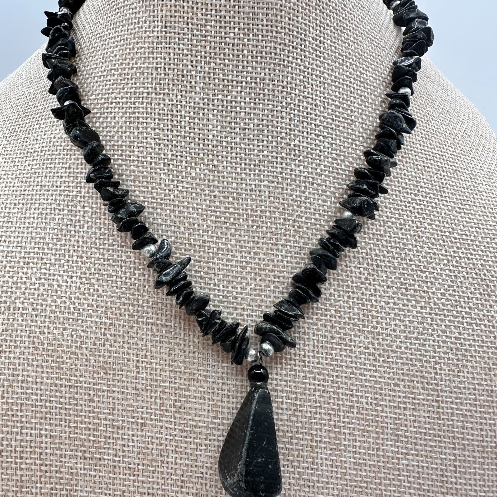 Vintage 80s Black Stone Chip Beaded Teardrop Pendant Necklace Statement Jewelry - Thumbnail 2