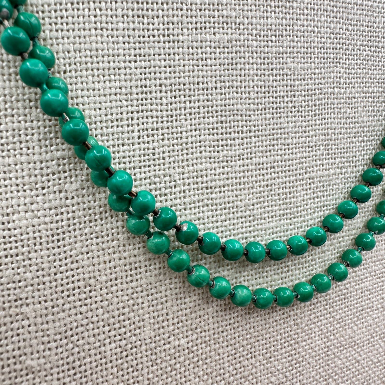 Vintage 90s Emerald Green Beaded Double Strand Necklace Handcrafted Mala Jewelry - Thumbnail 3